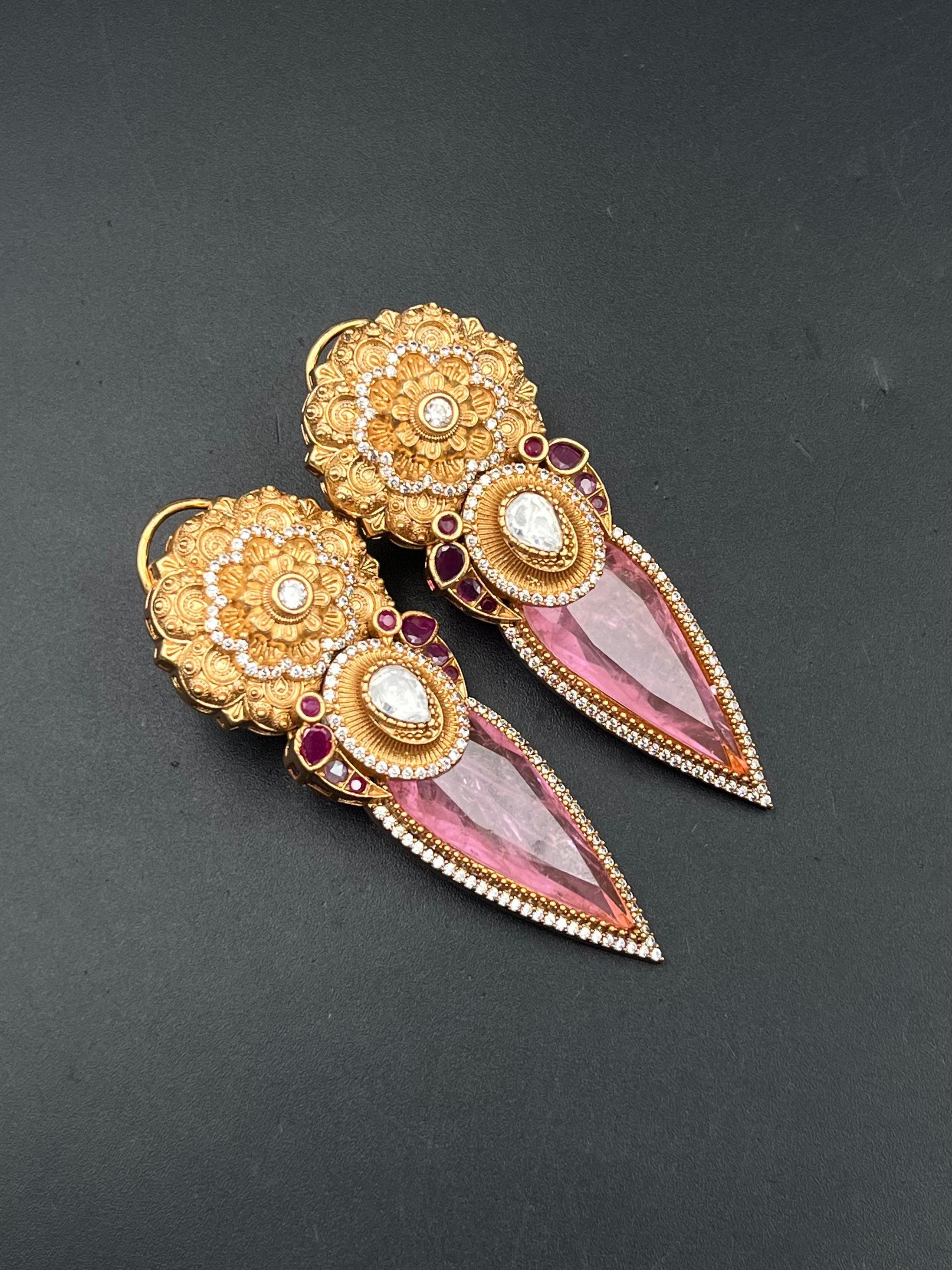JIYA EARRING