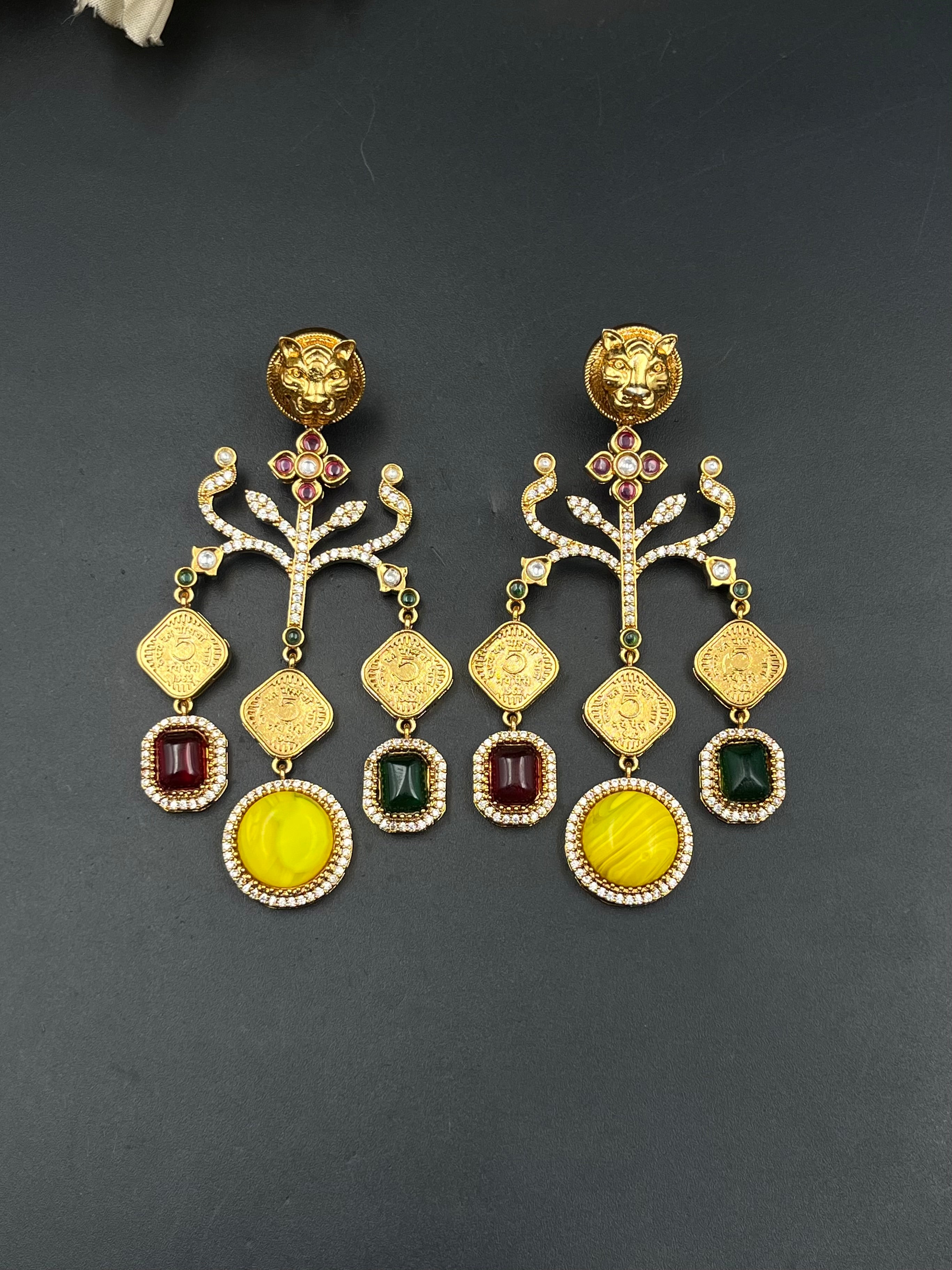 JEENAT EARRING