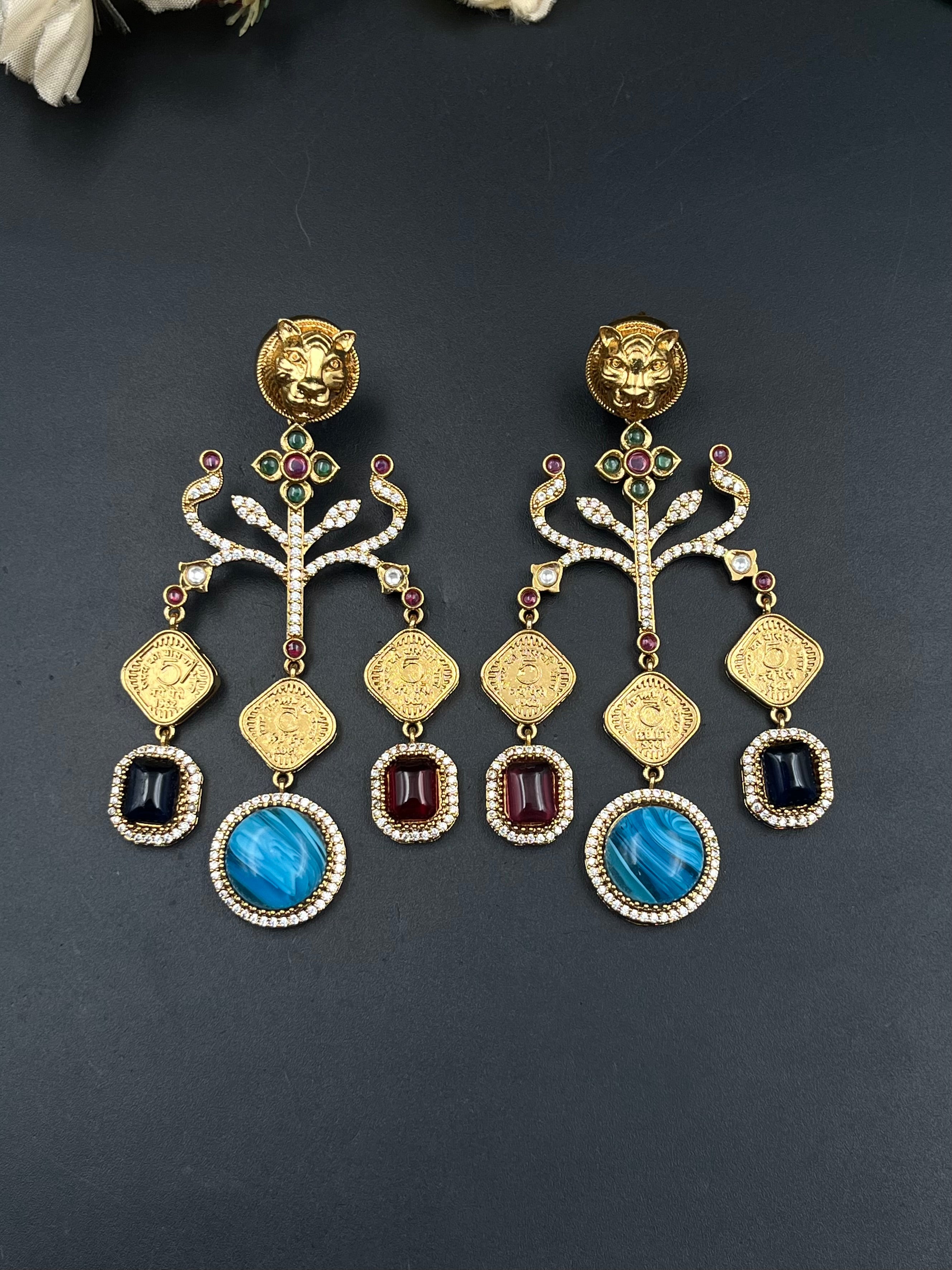 JEENAT EARRING