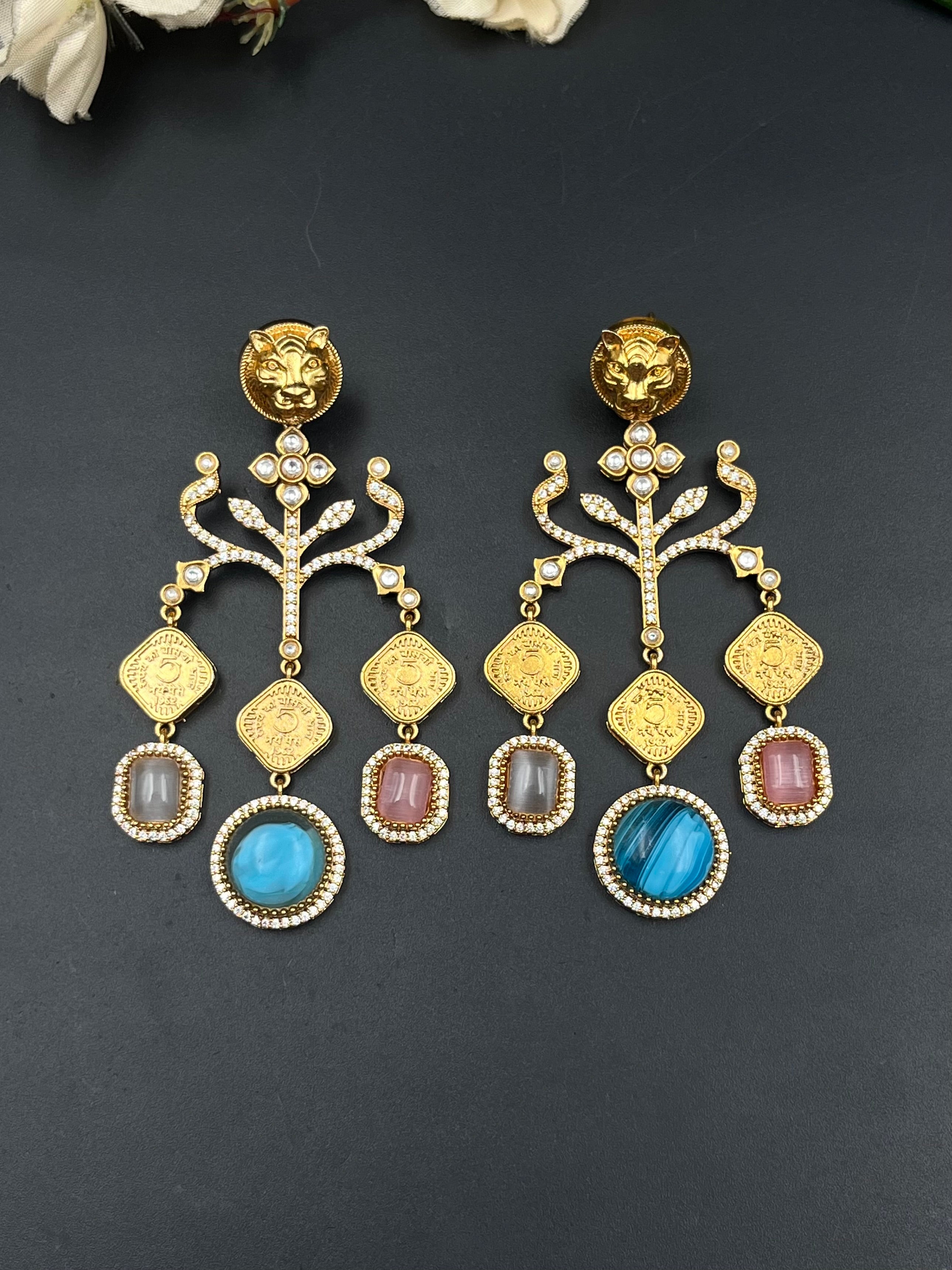 JEENAT EARRING