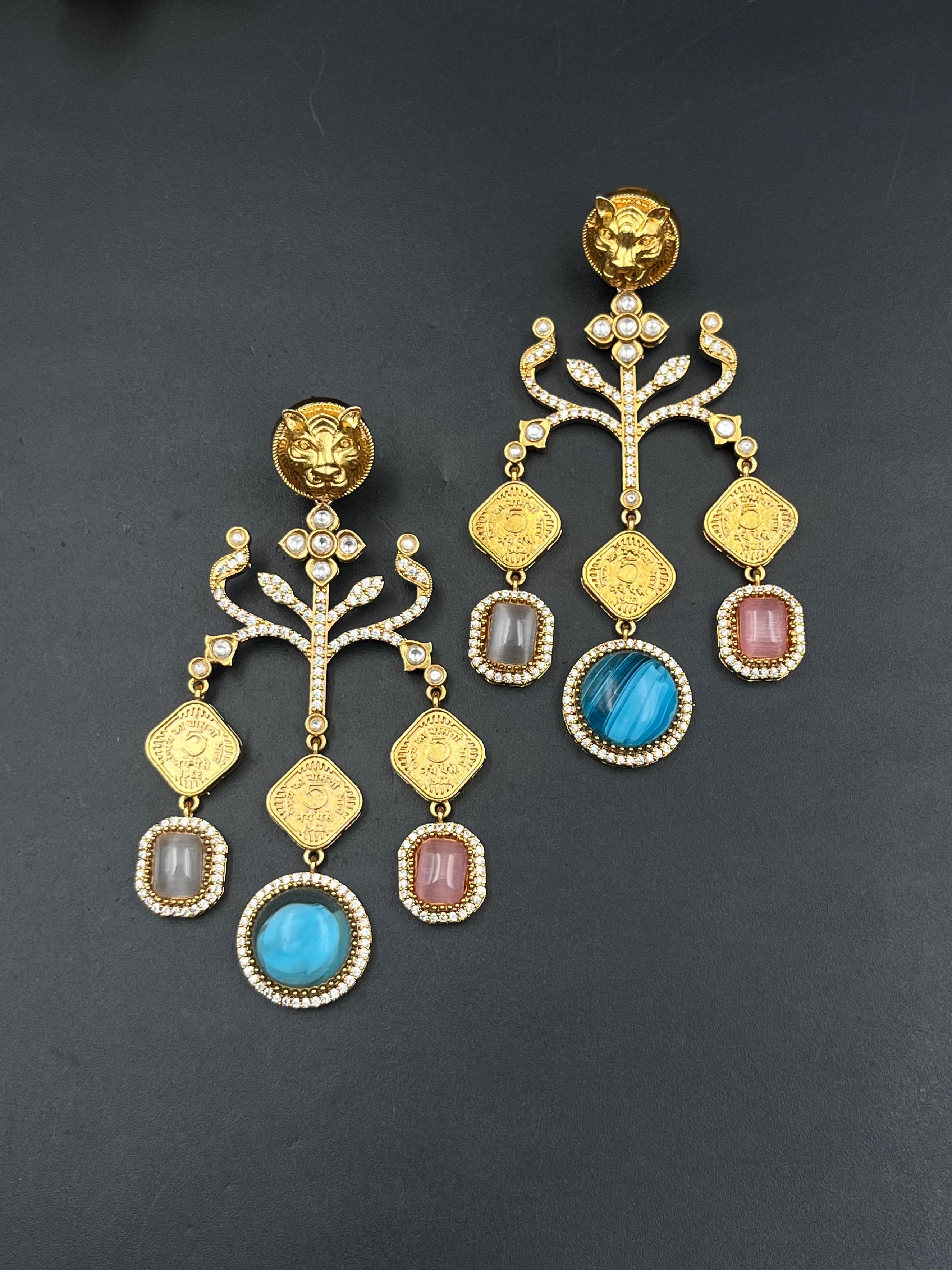 JEENAT EARRING