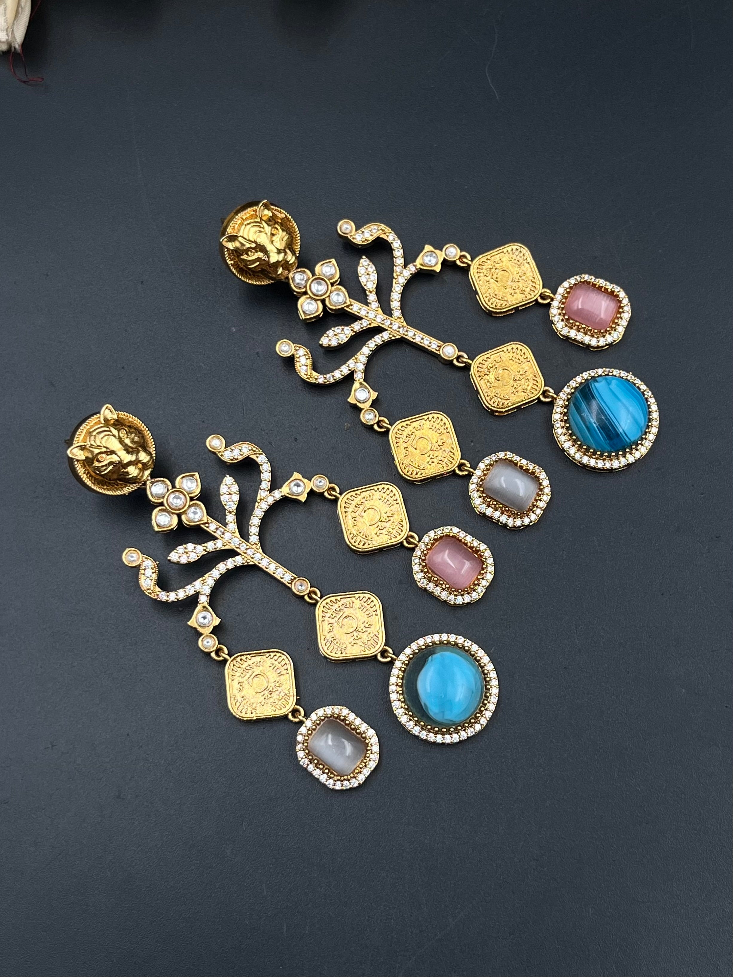 JEENAT EARRING
