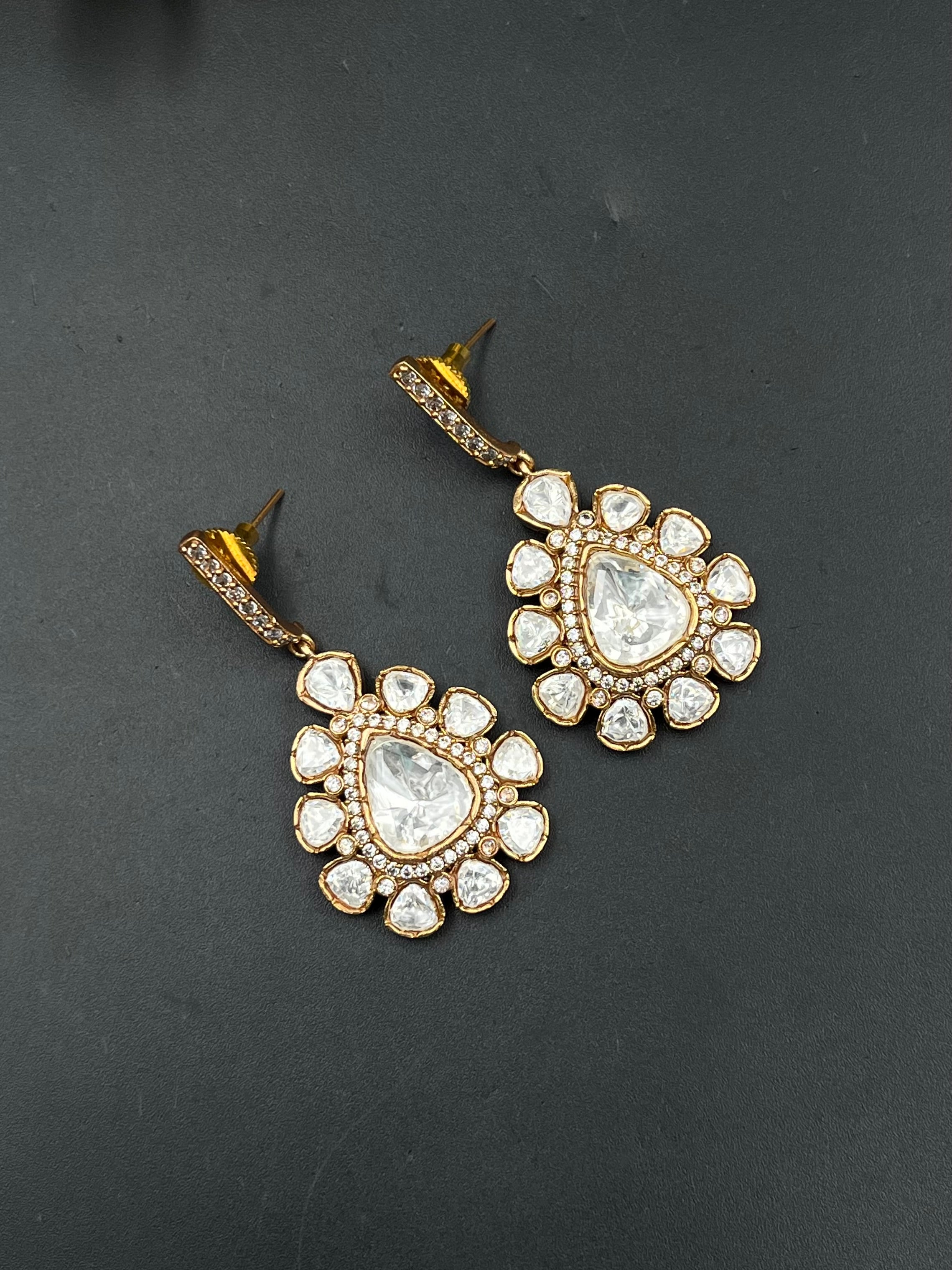 KAIRA EARRING