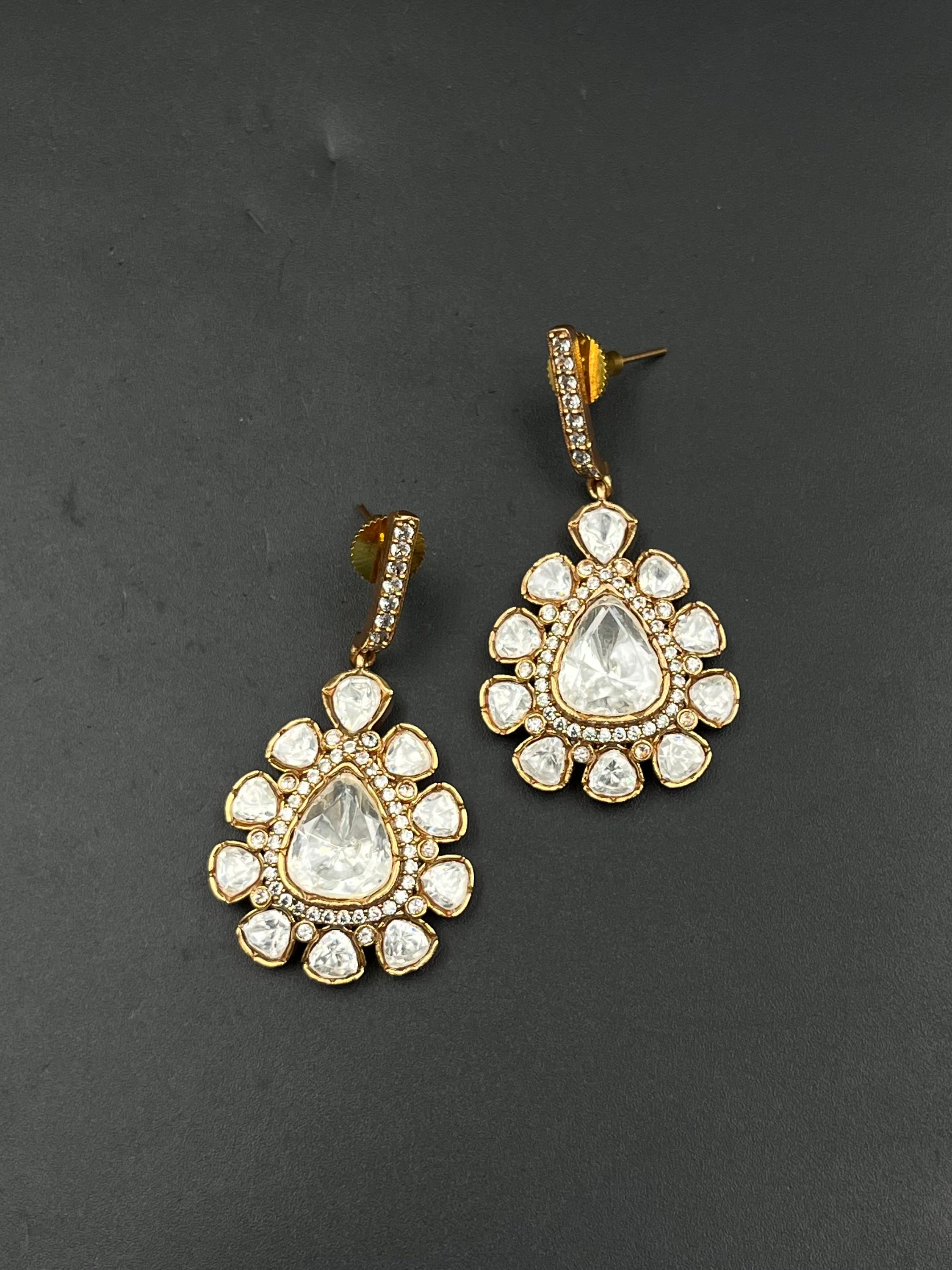 KAIRA EARRING