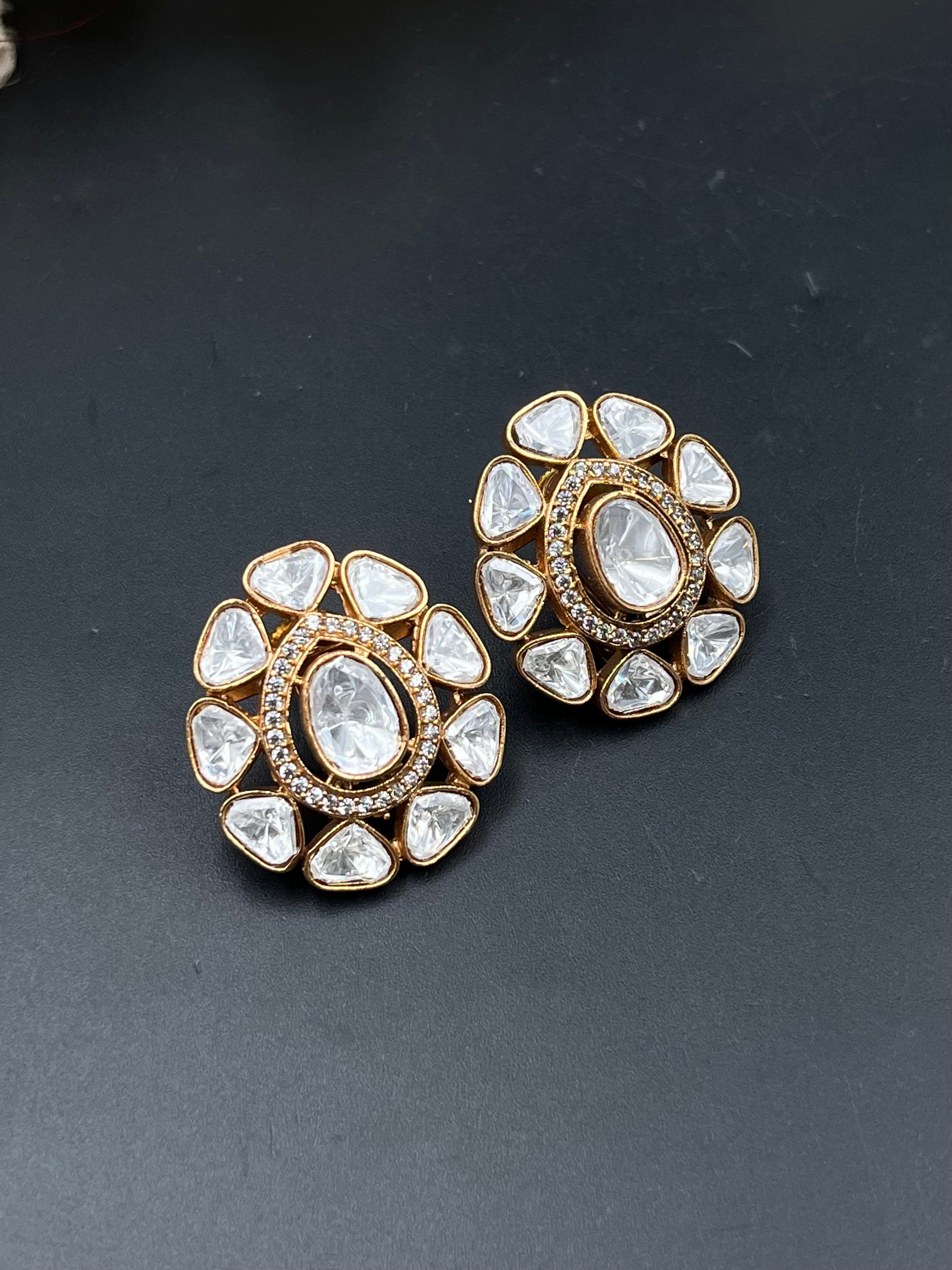 FIYANA EARRING