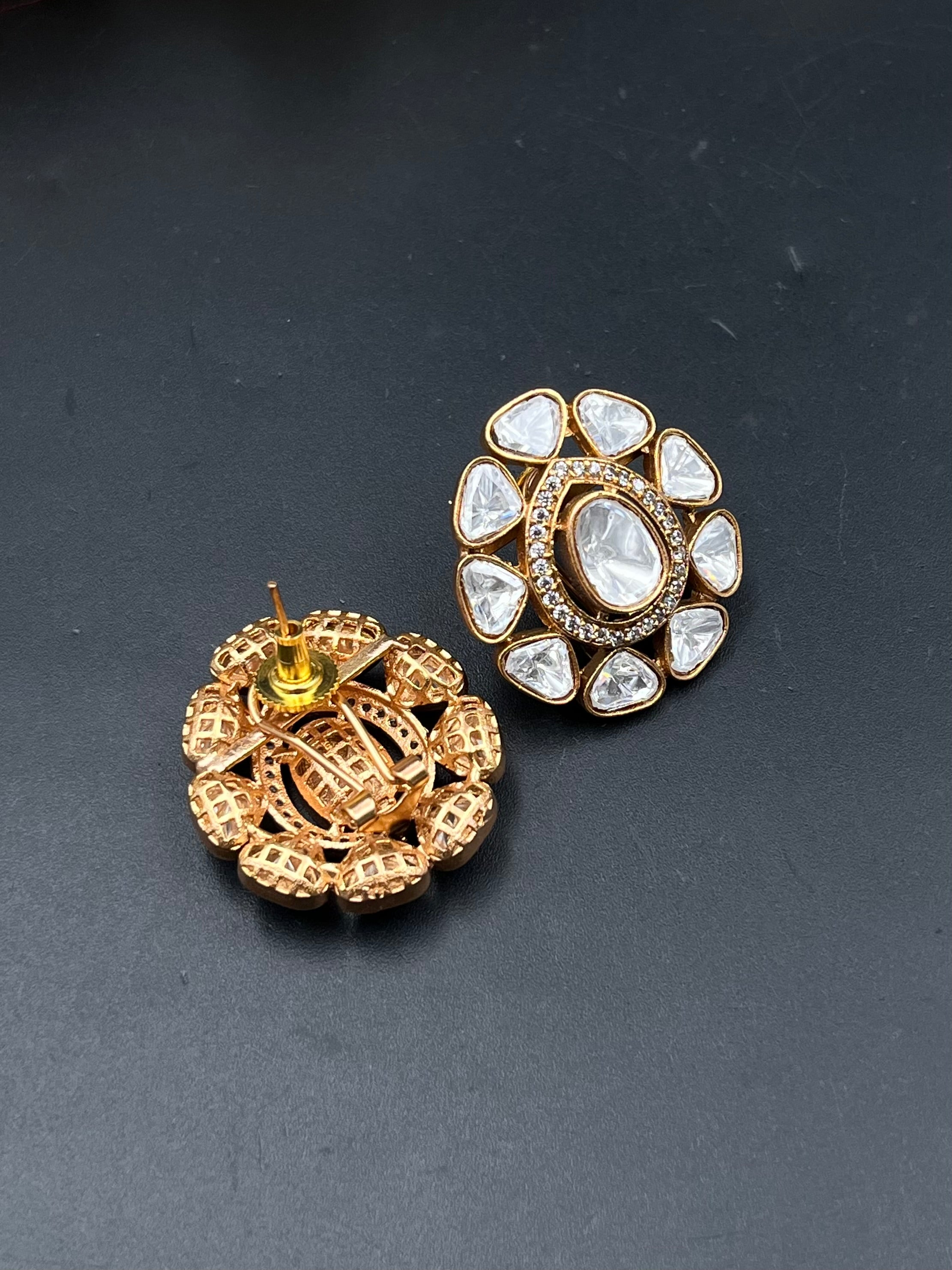 FIYANA EARRING
