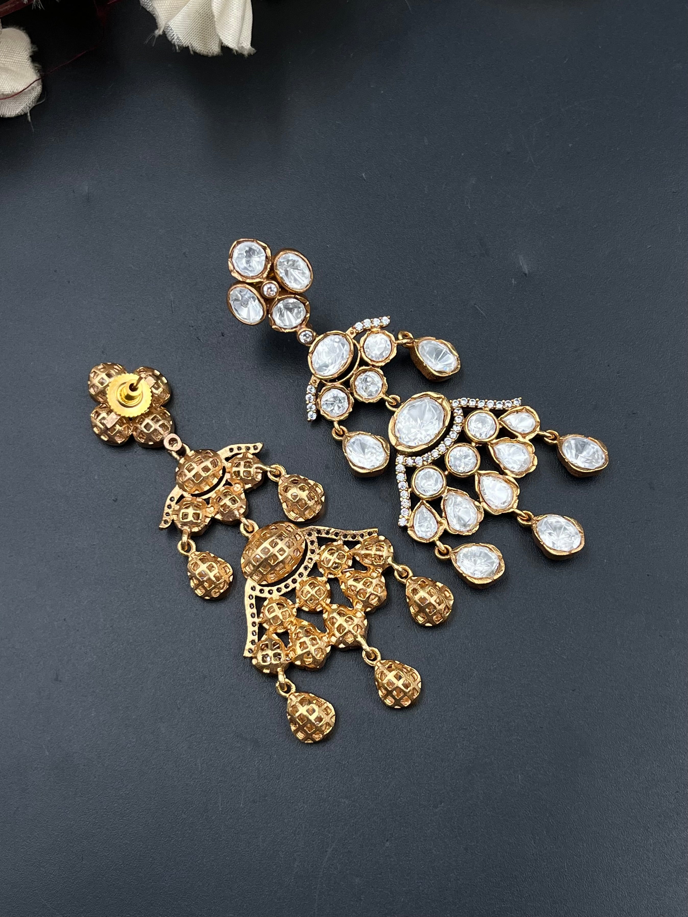 MIN EARRING
