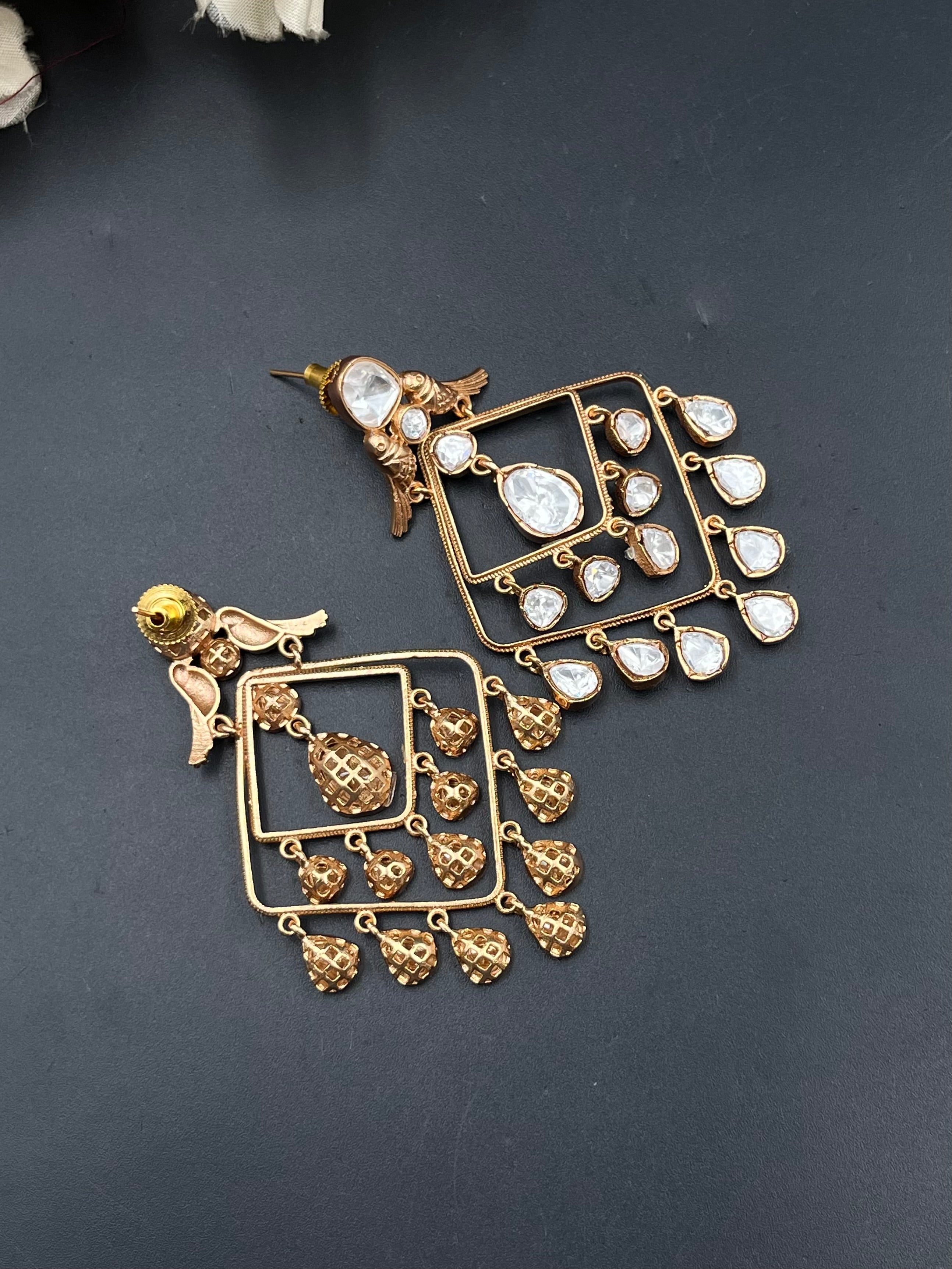 GIYA EARRING