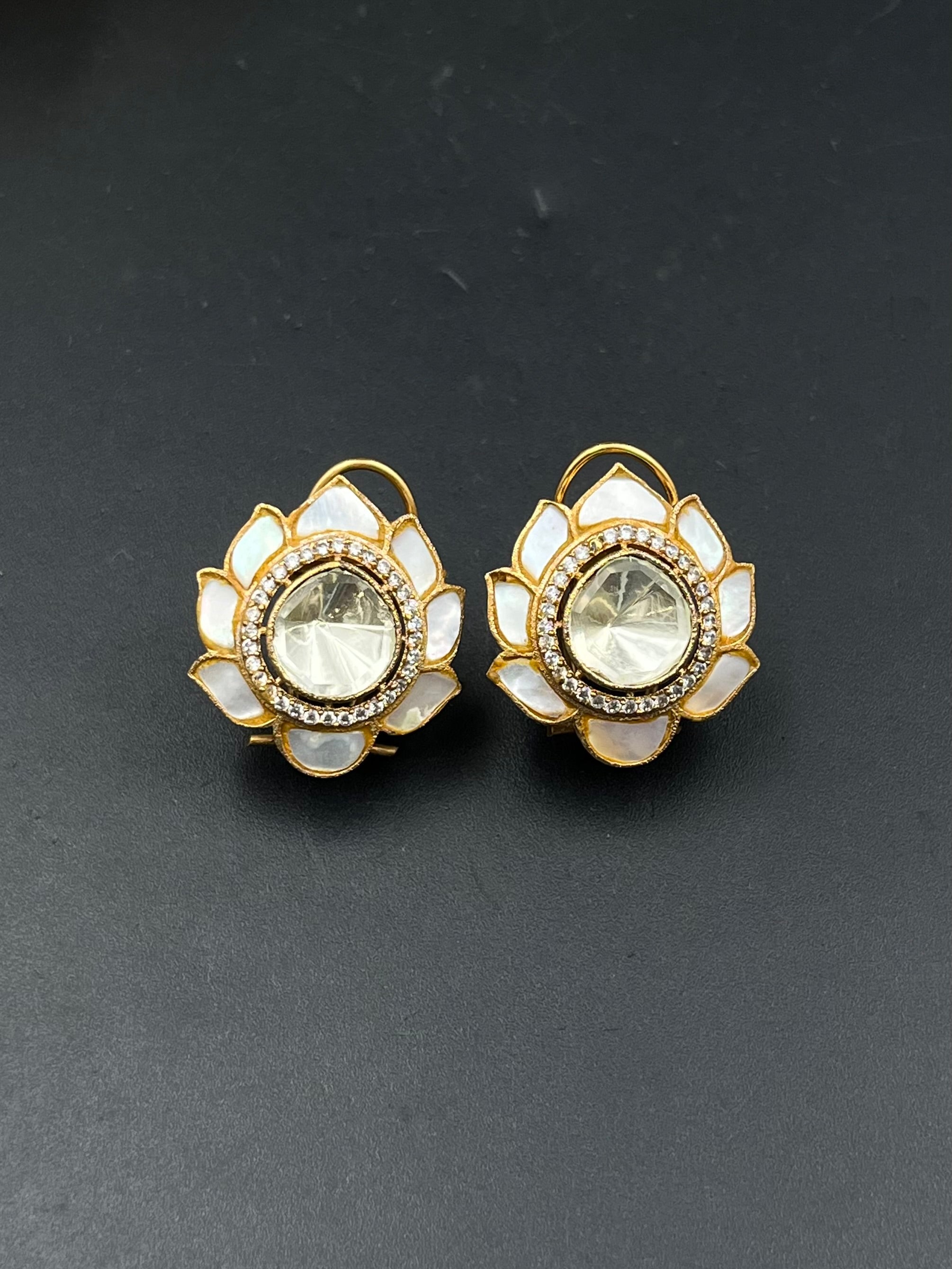 NEETA EARRING