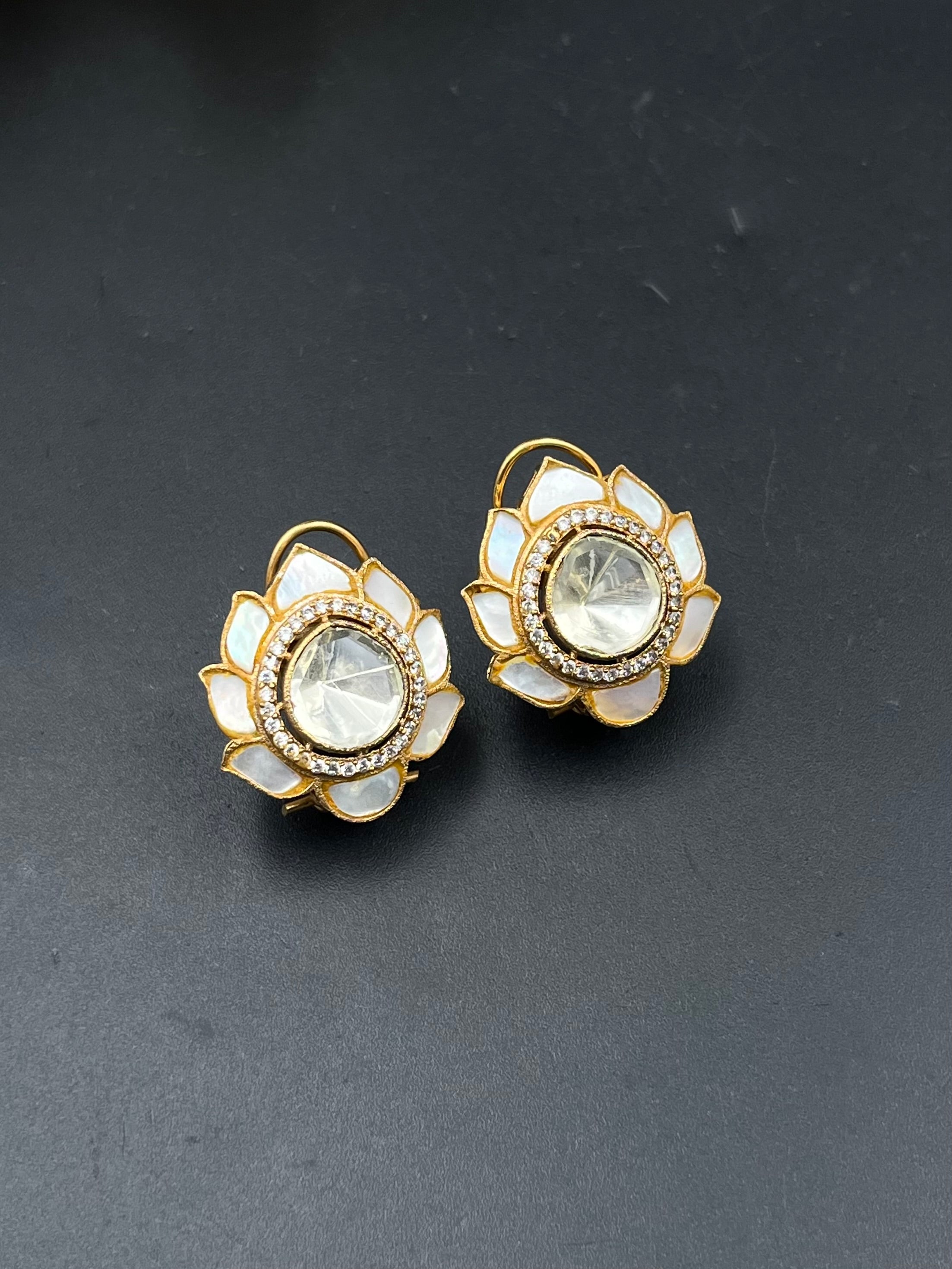 NEETA EARRING