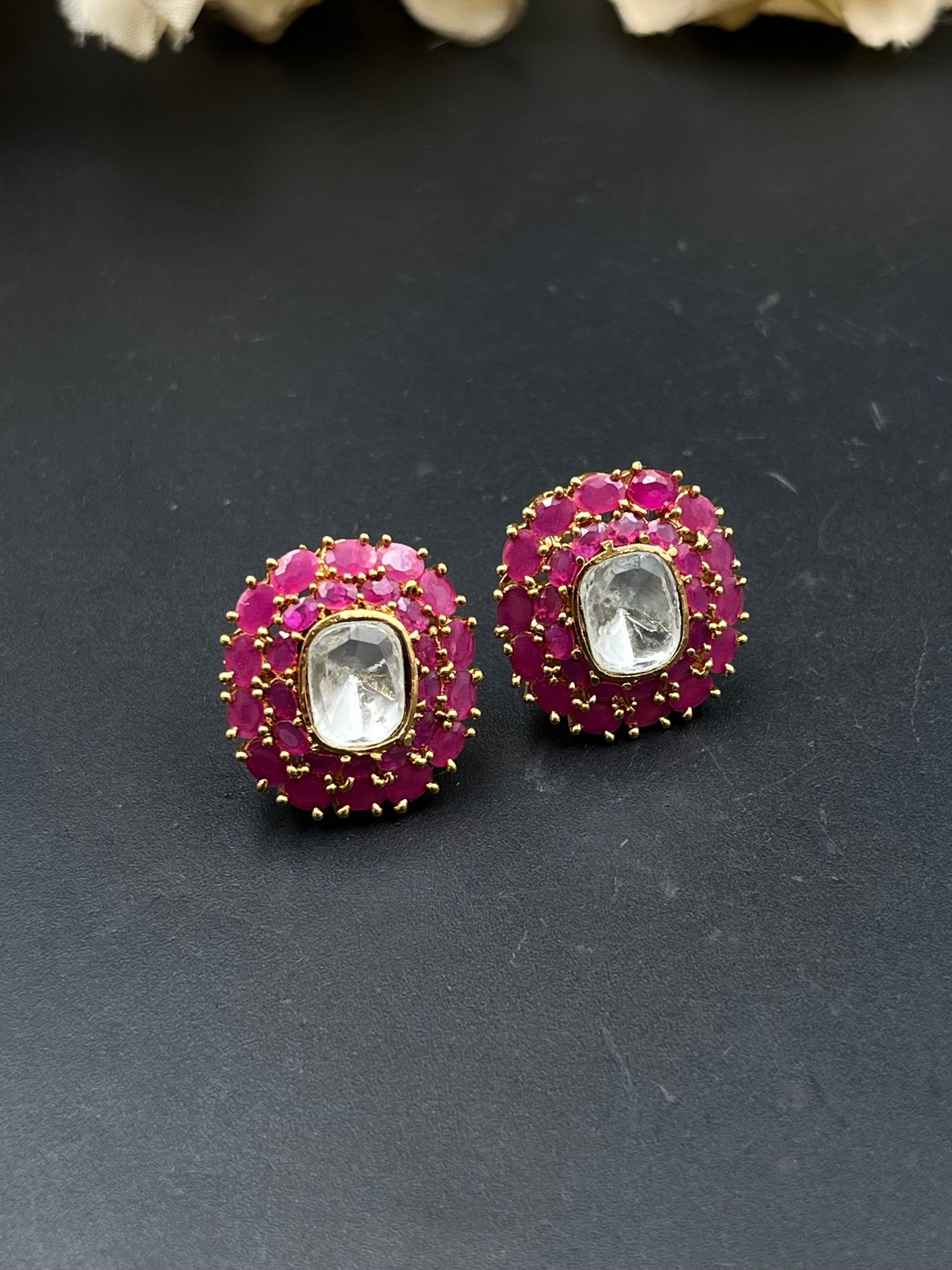 KIYA EARRING