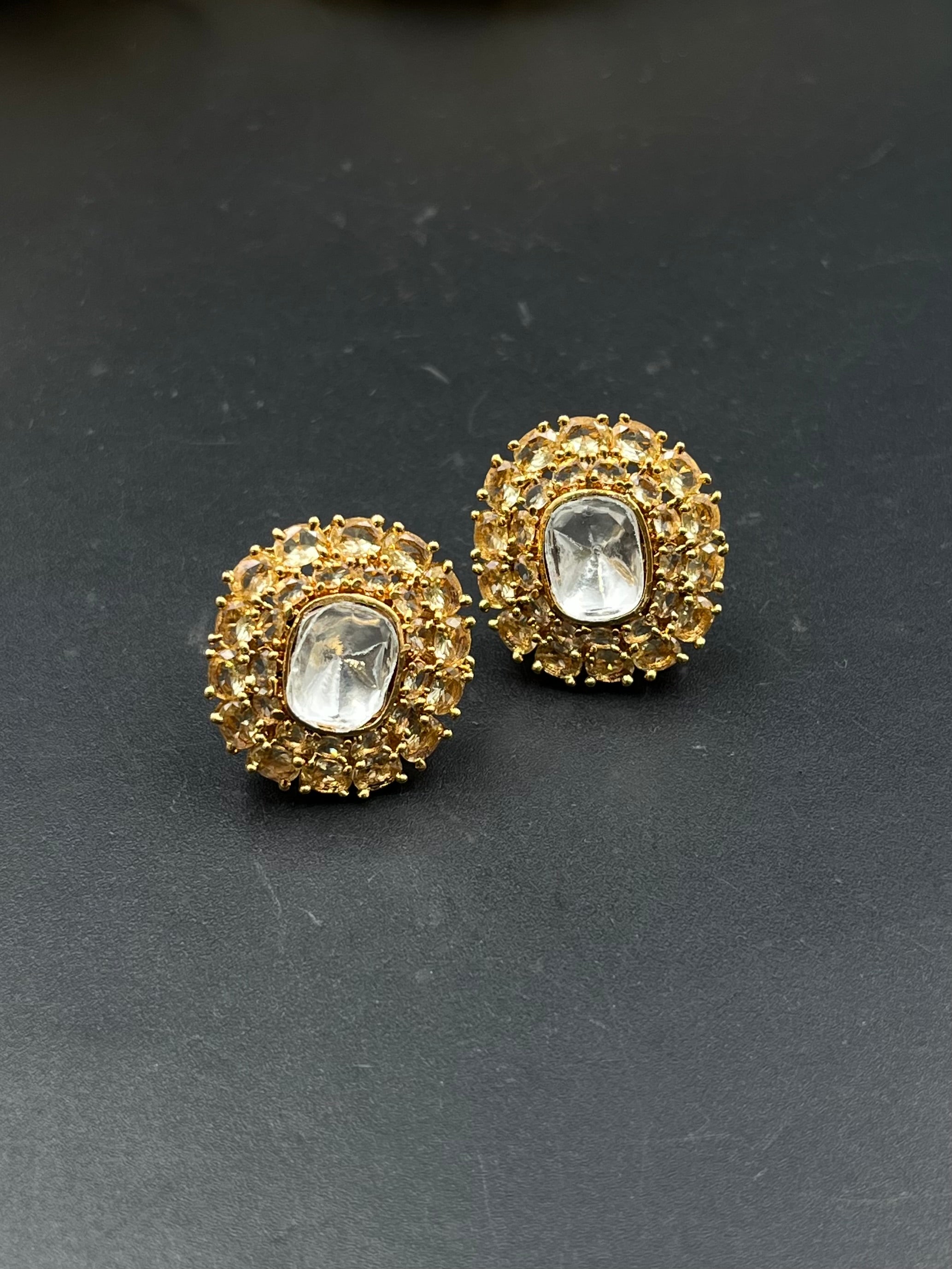 KIYA EARRING