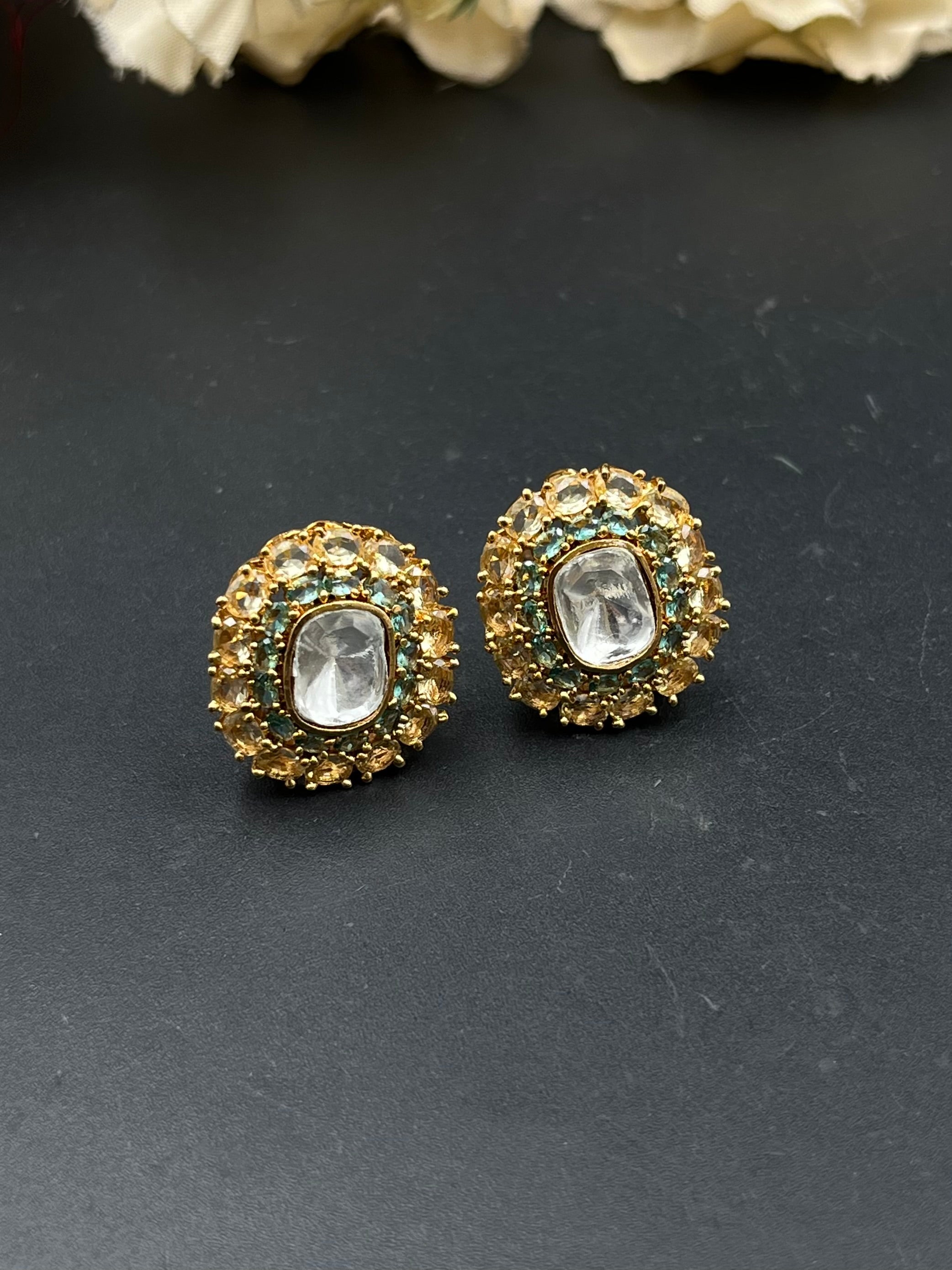 KIYA EARRING