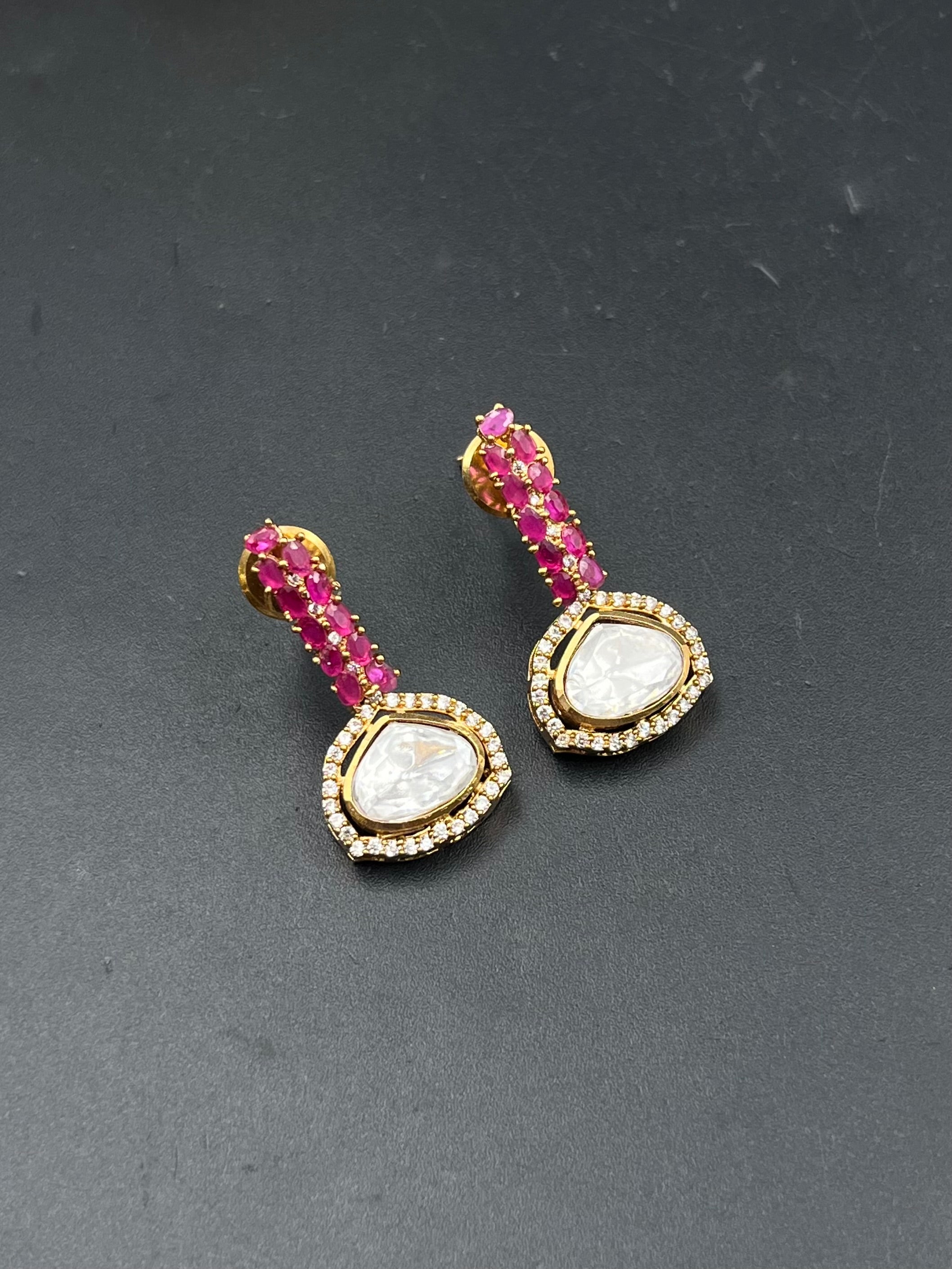 NIYAA EARRING