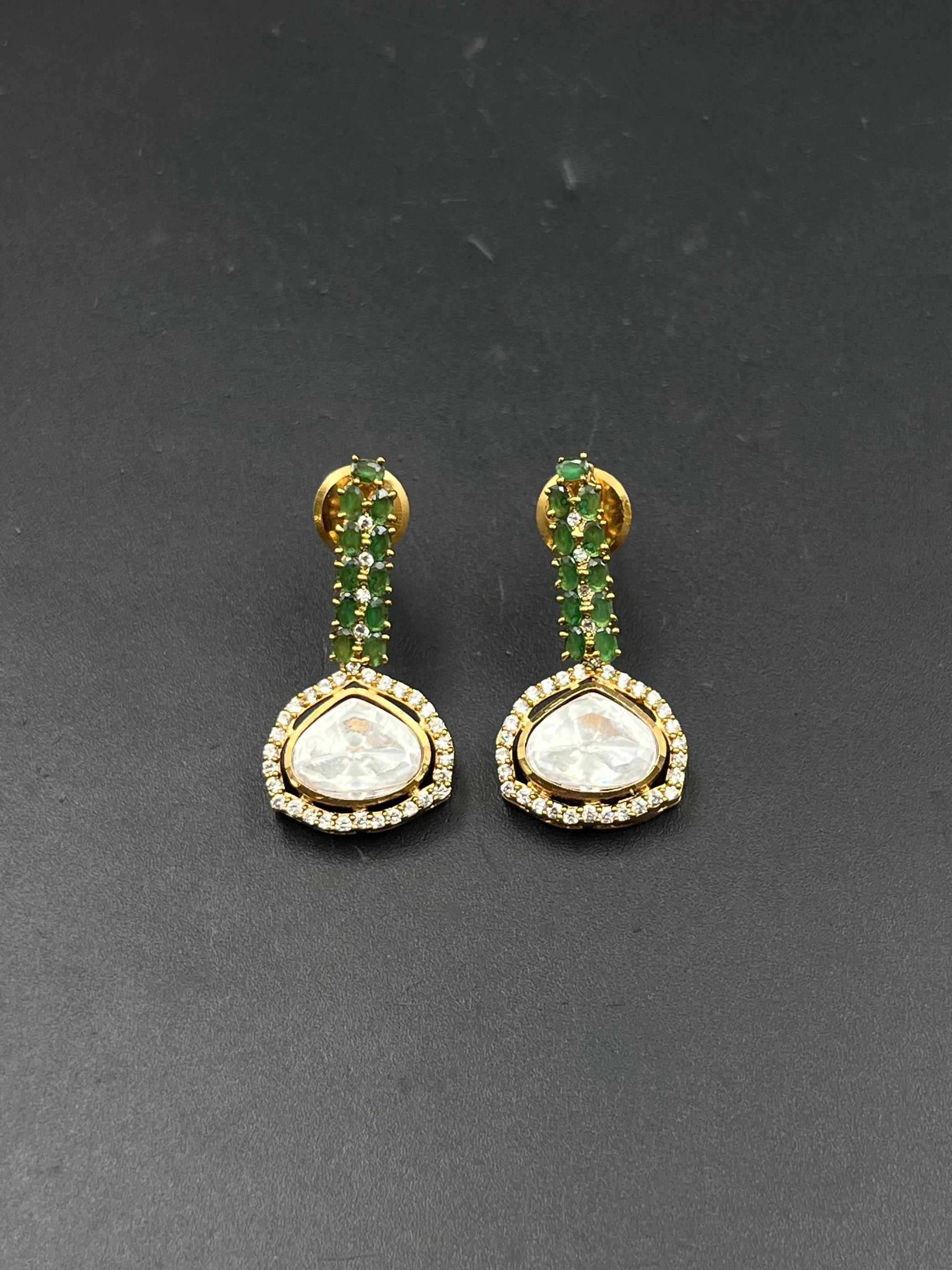 NIYAA EARRING
