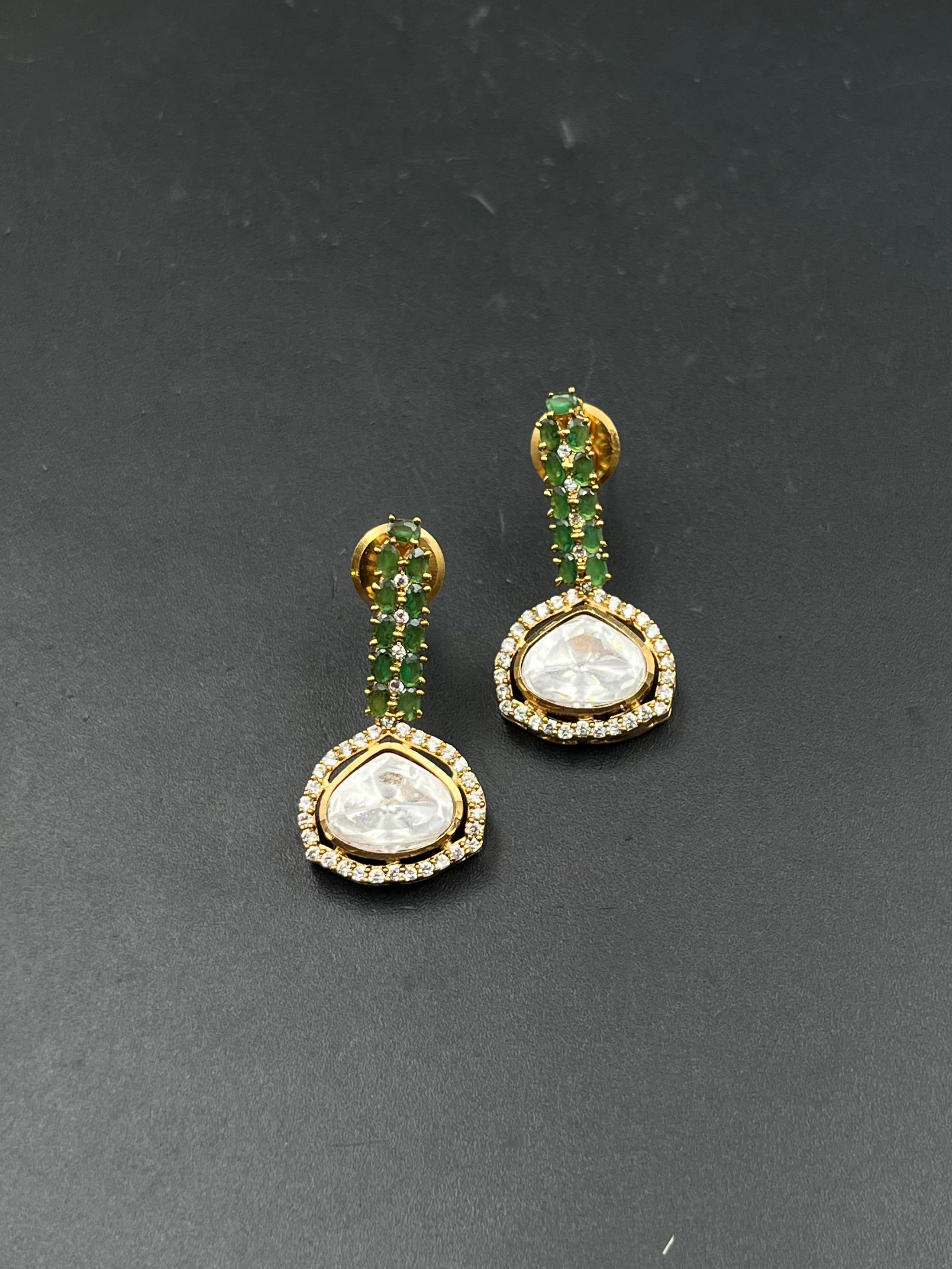 NIYAA EARRING