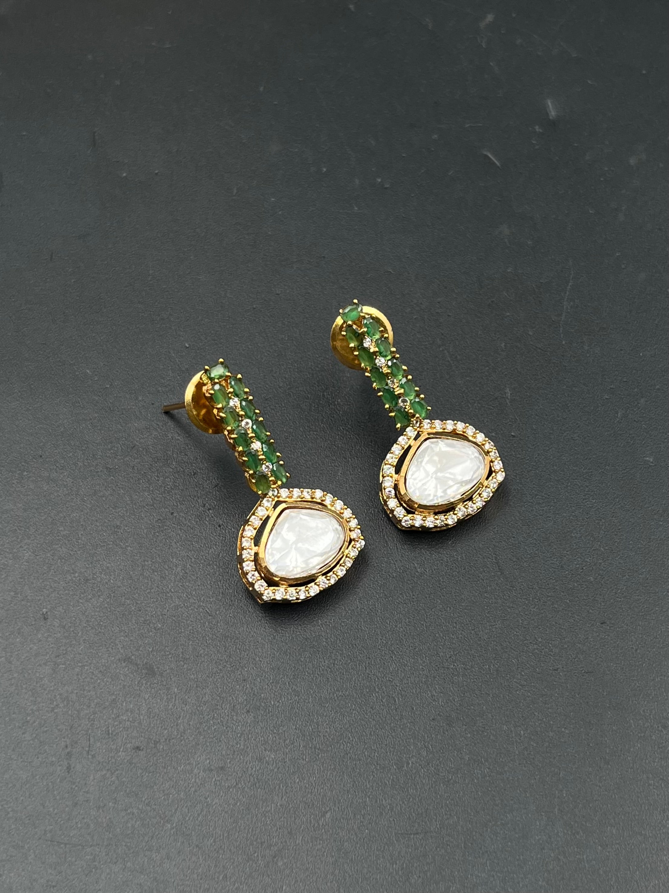 NIYAA EARRING