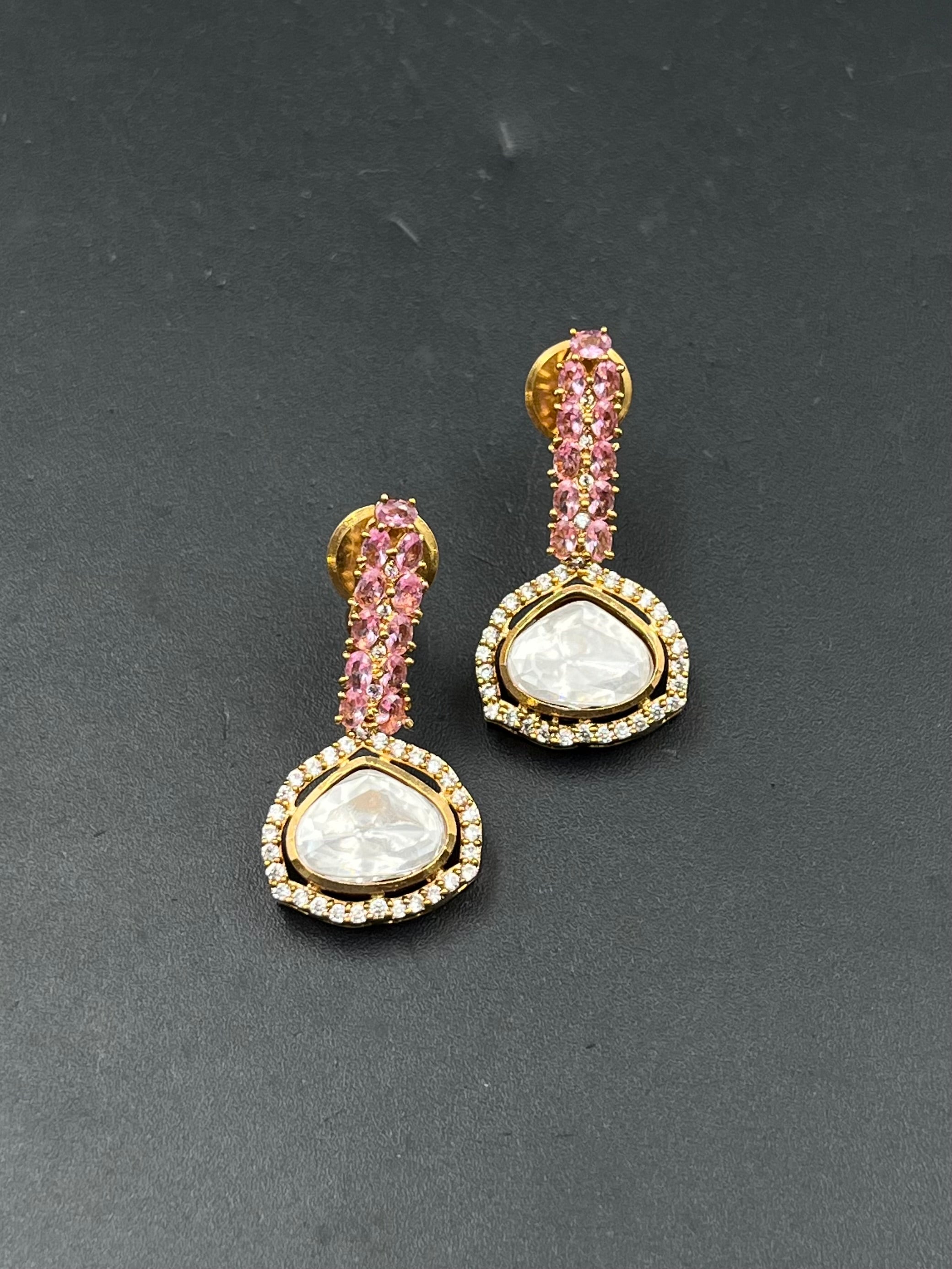 NIYAA EARRING