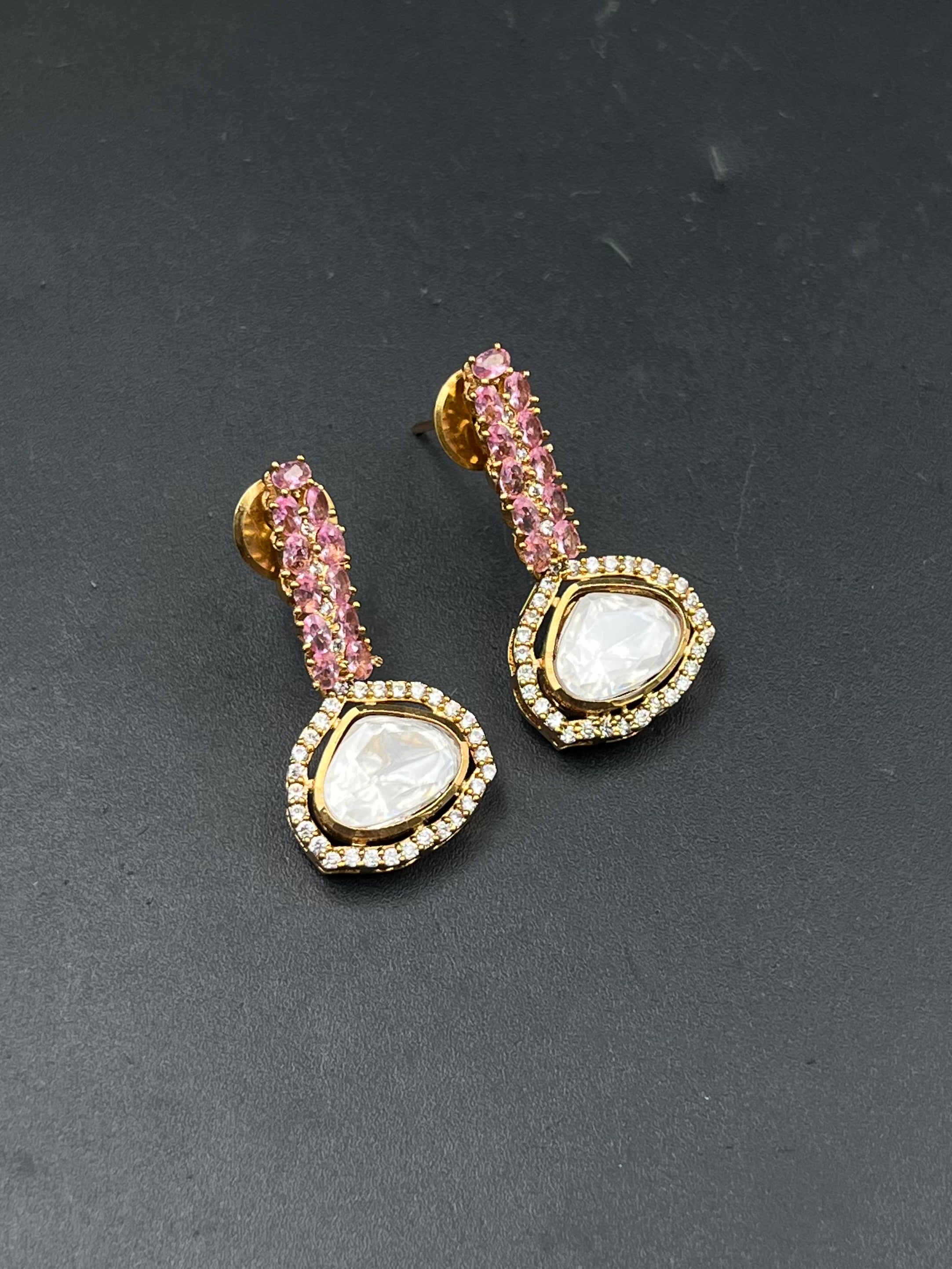 NIYAA EARRING