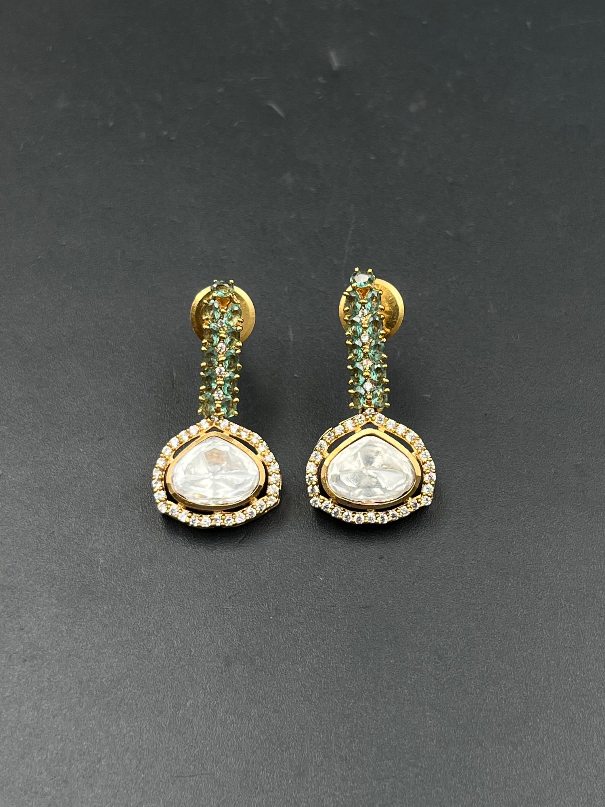 NIYAA EARRING