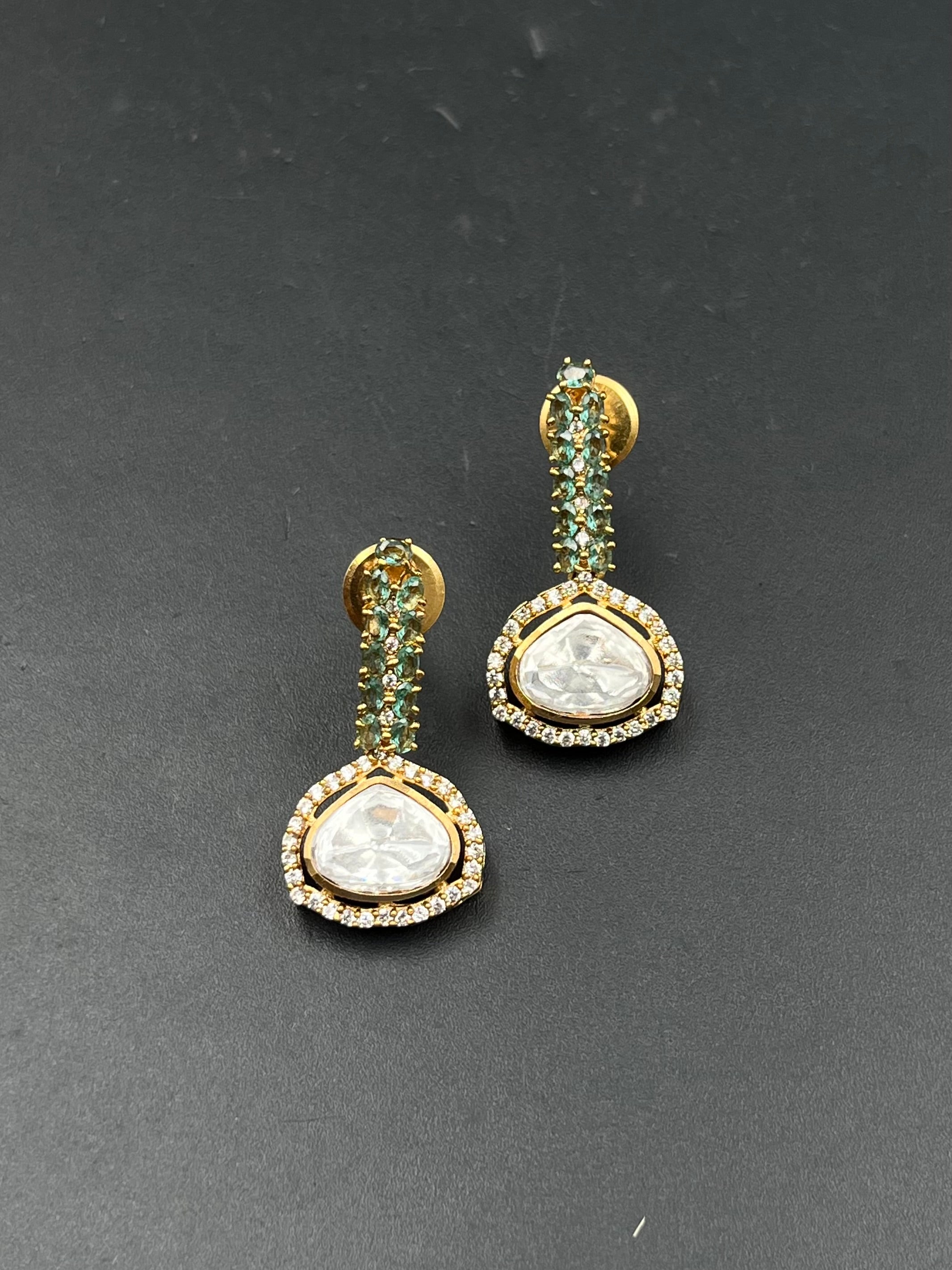 NIYAA EARRING