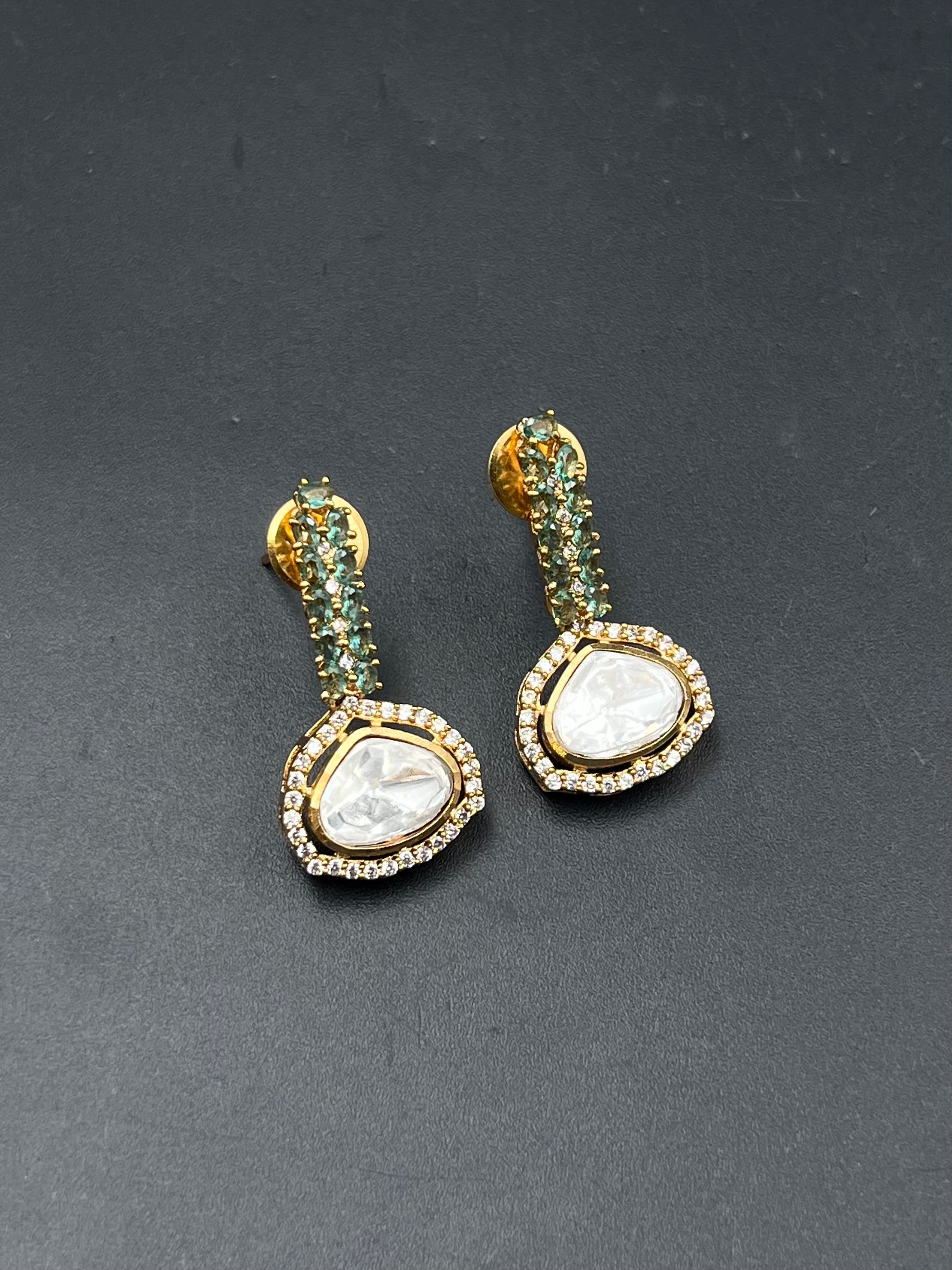 NIYAA EARRING