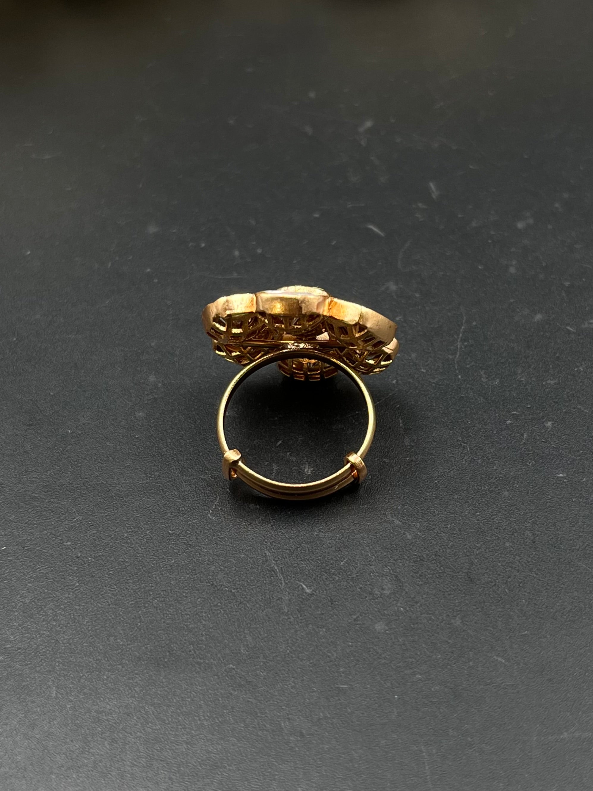 R RING