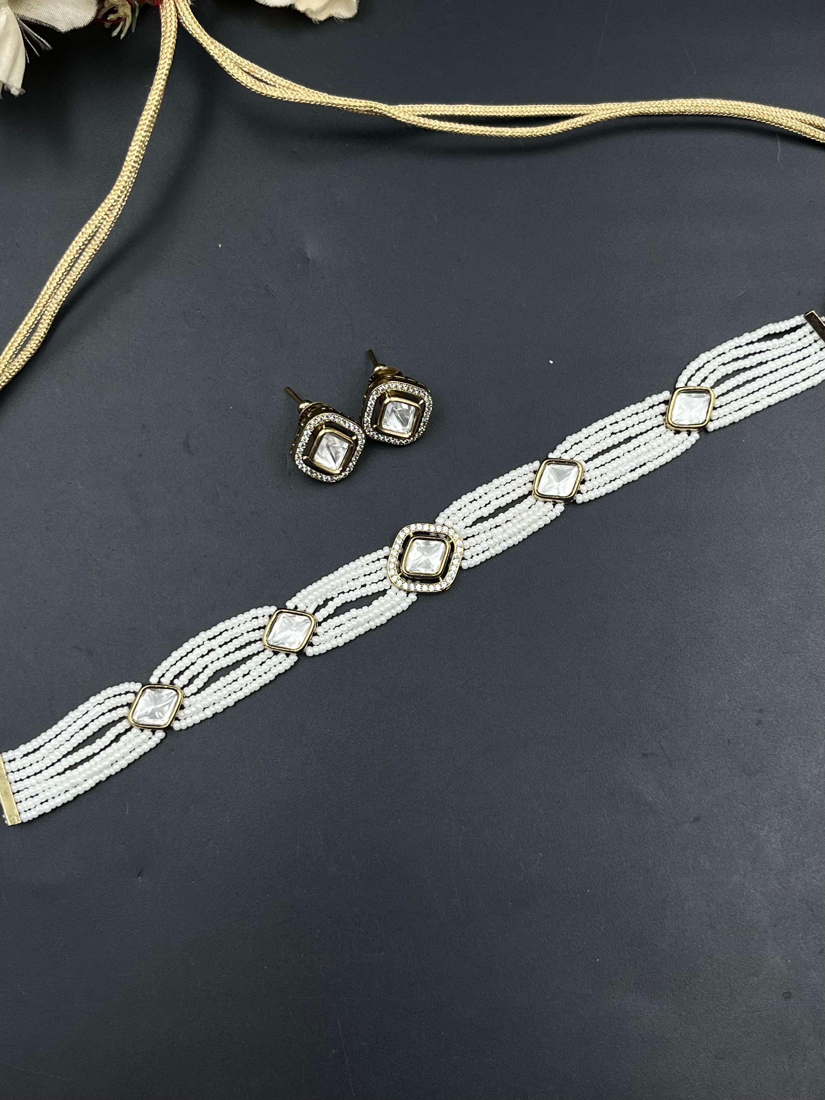 FIYA NECKLACE
