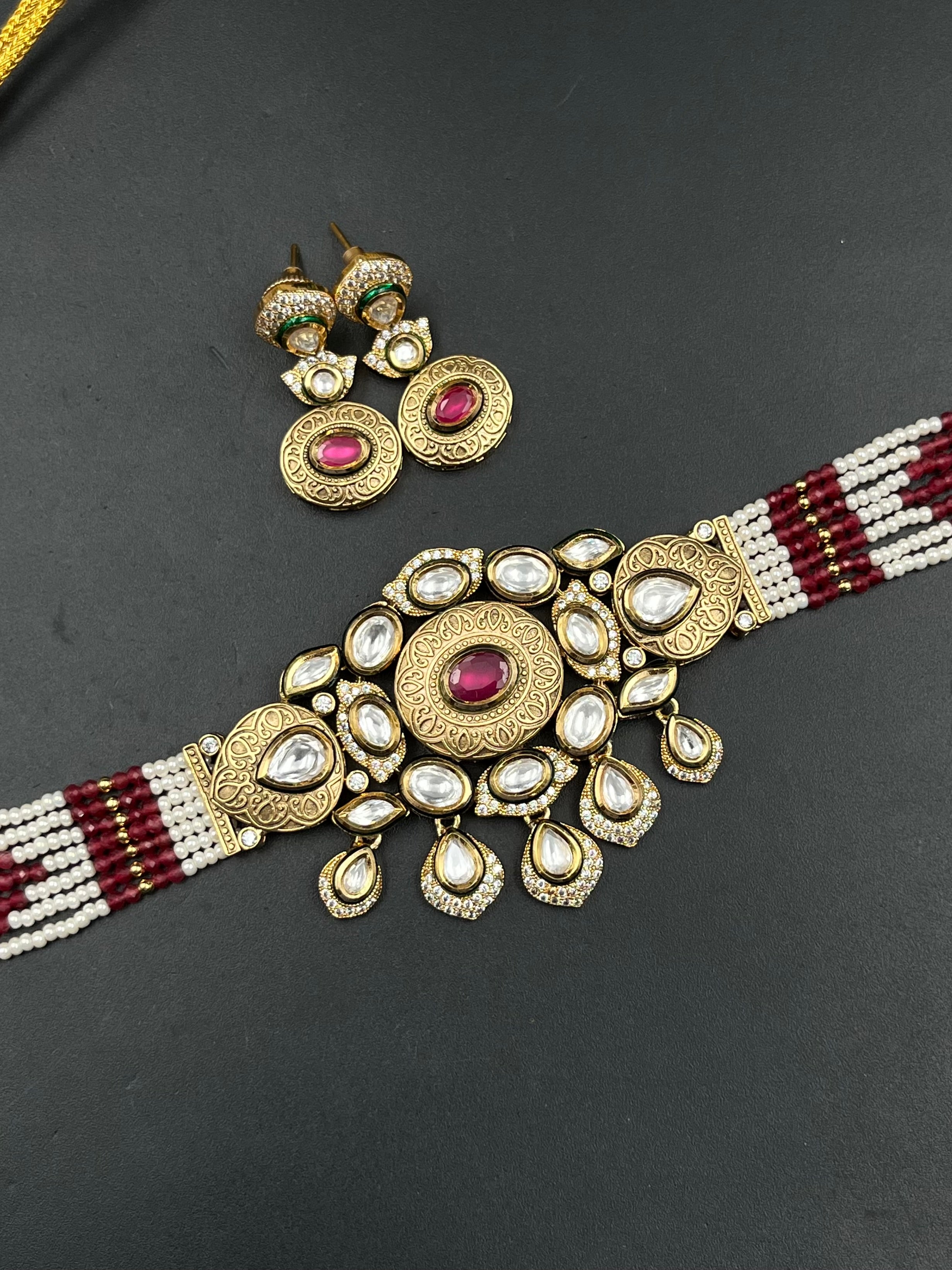 NEHA NECKLACE