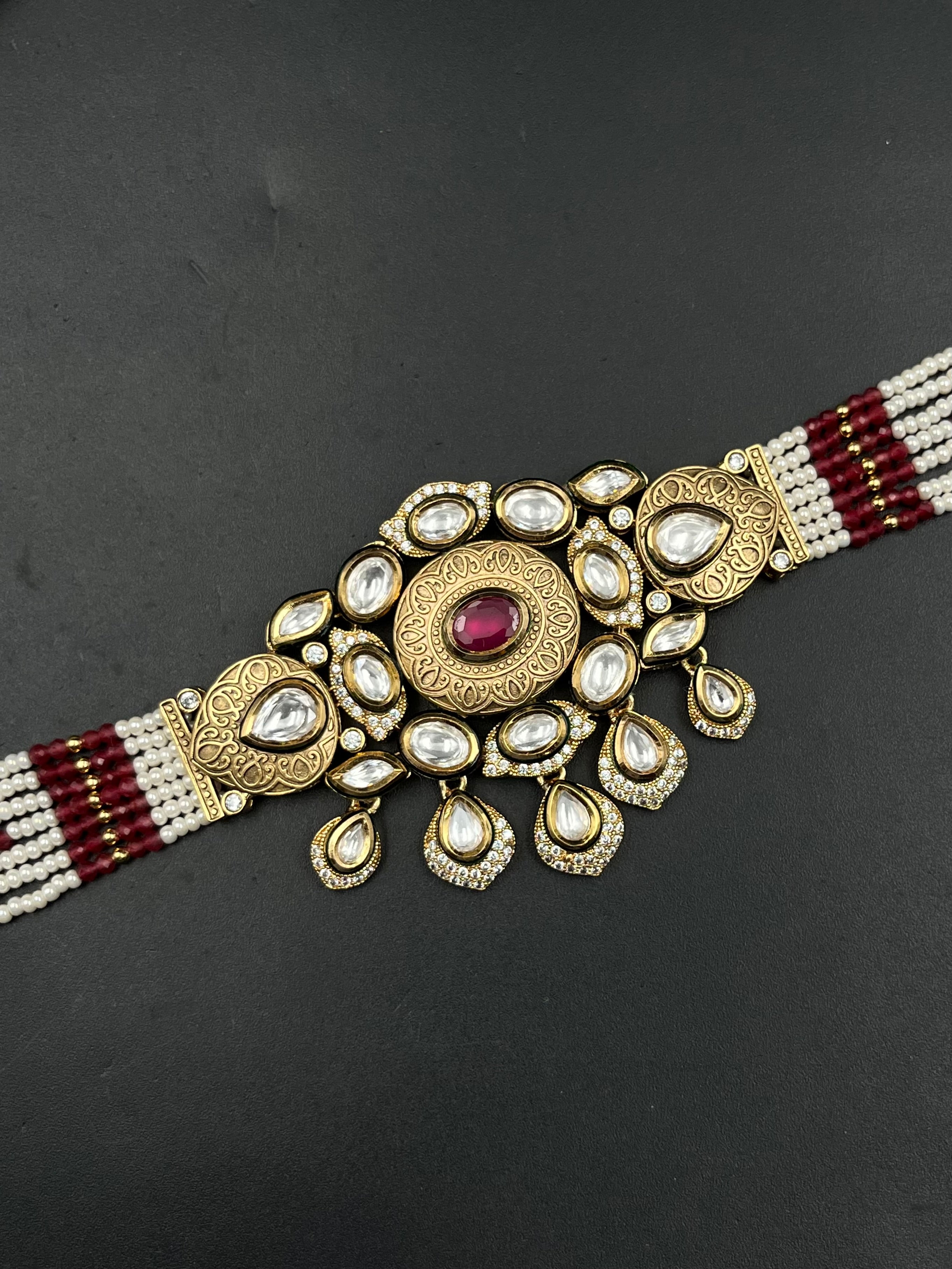 NEHA NECKLACE