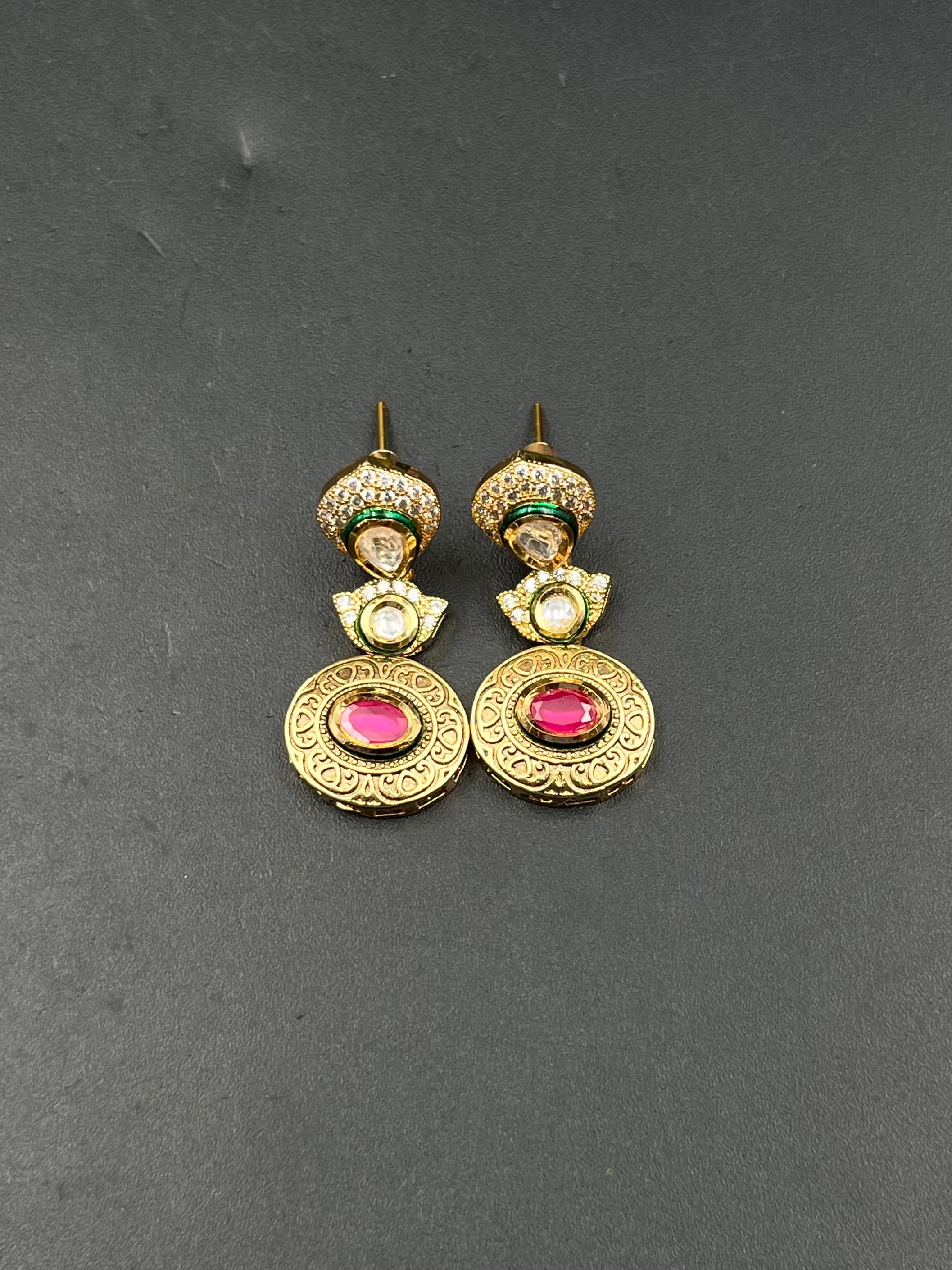 NEHA NECKLACE