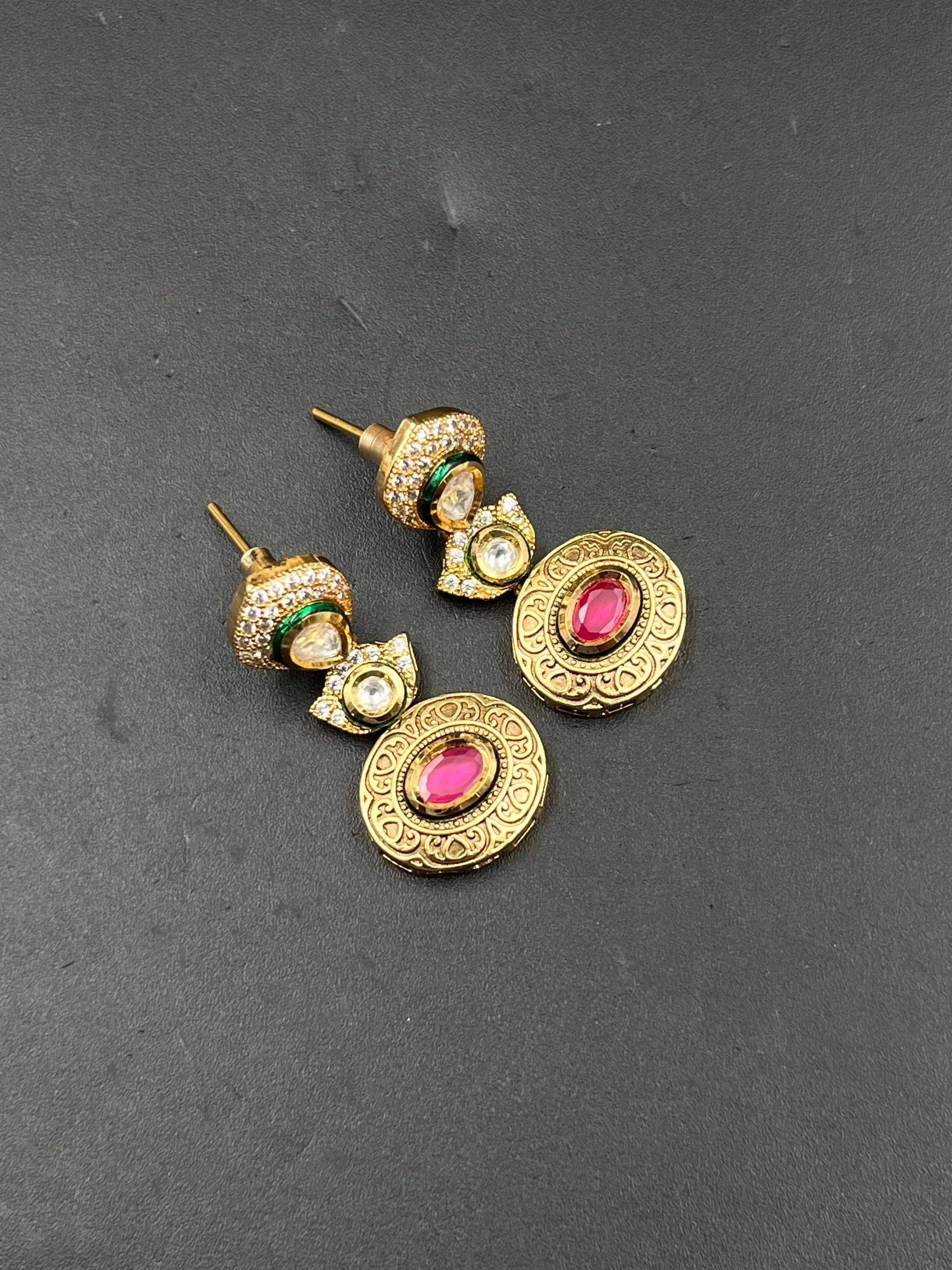 NEHA NECKLACE