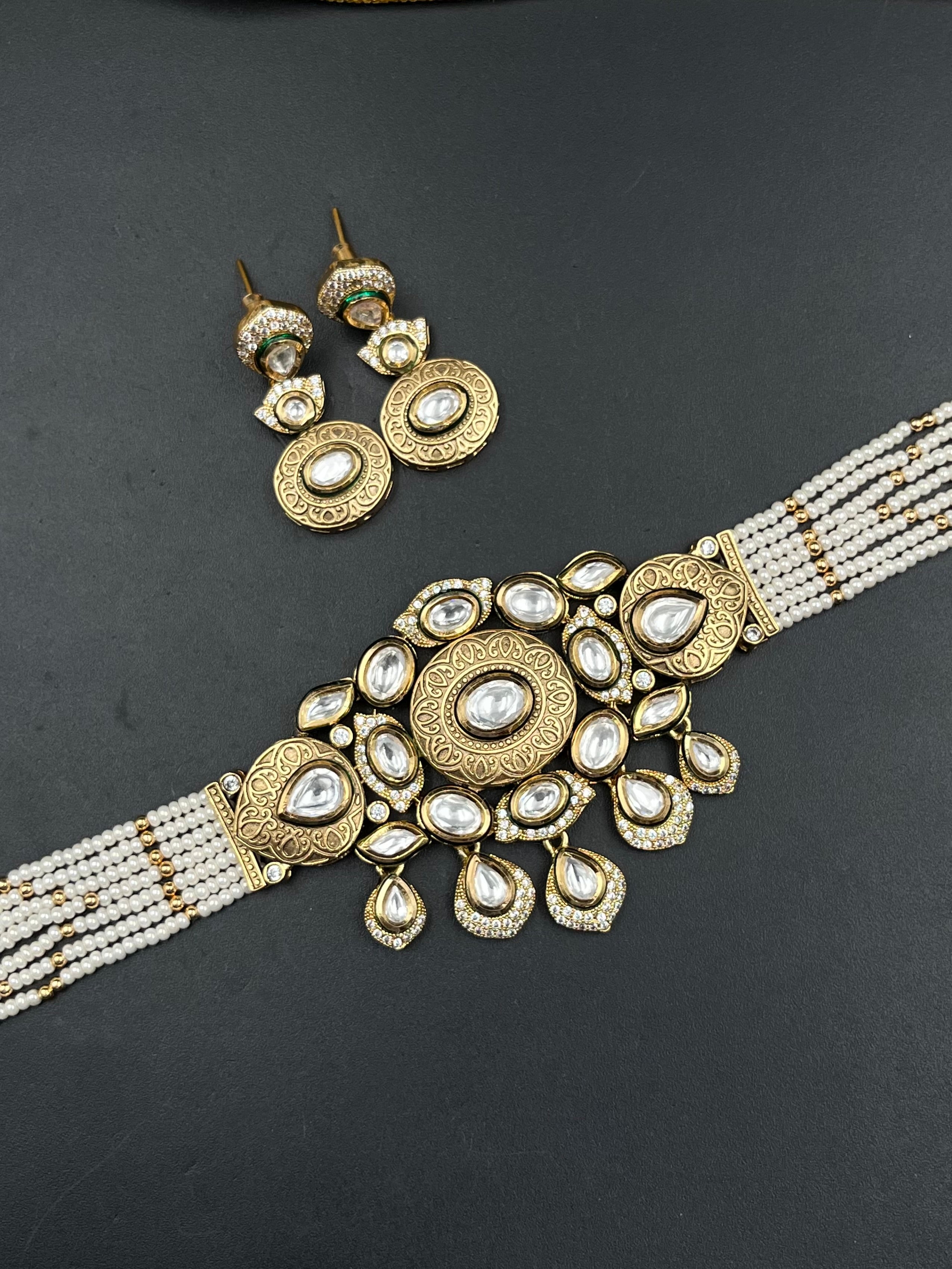NEHA NECKLACE