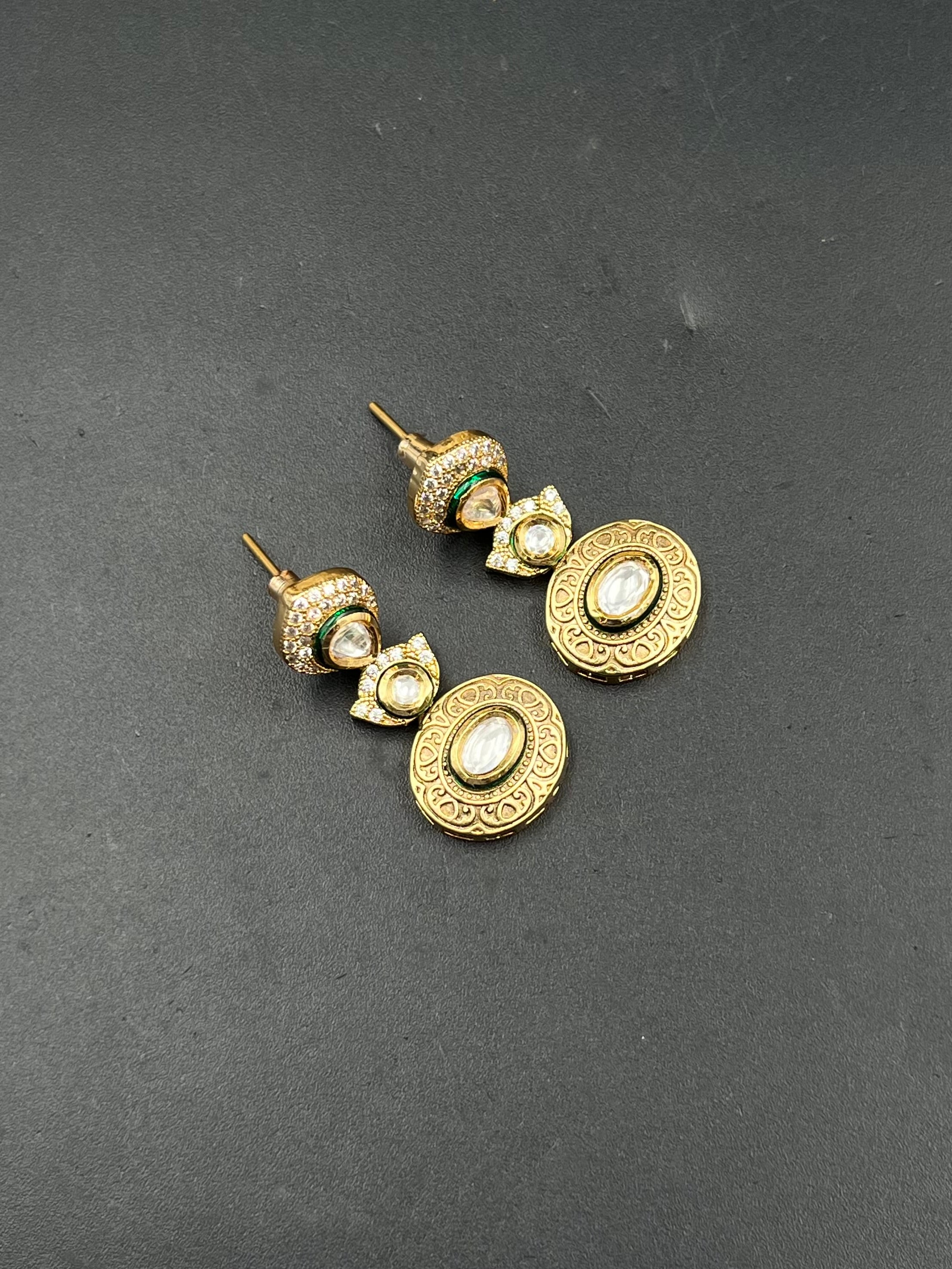 NEHA NECKLACE