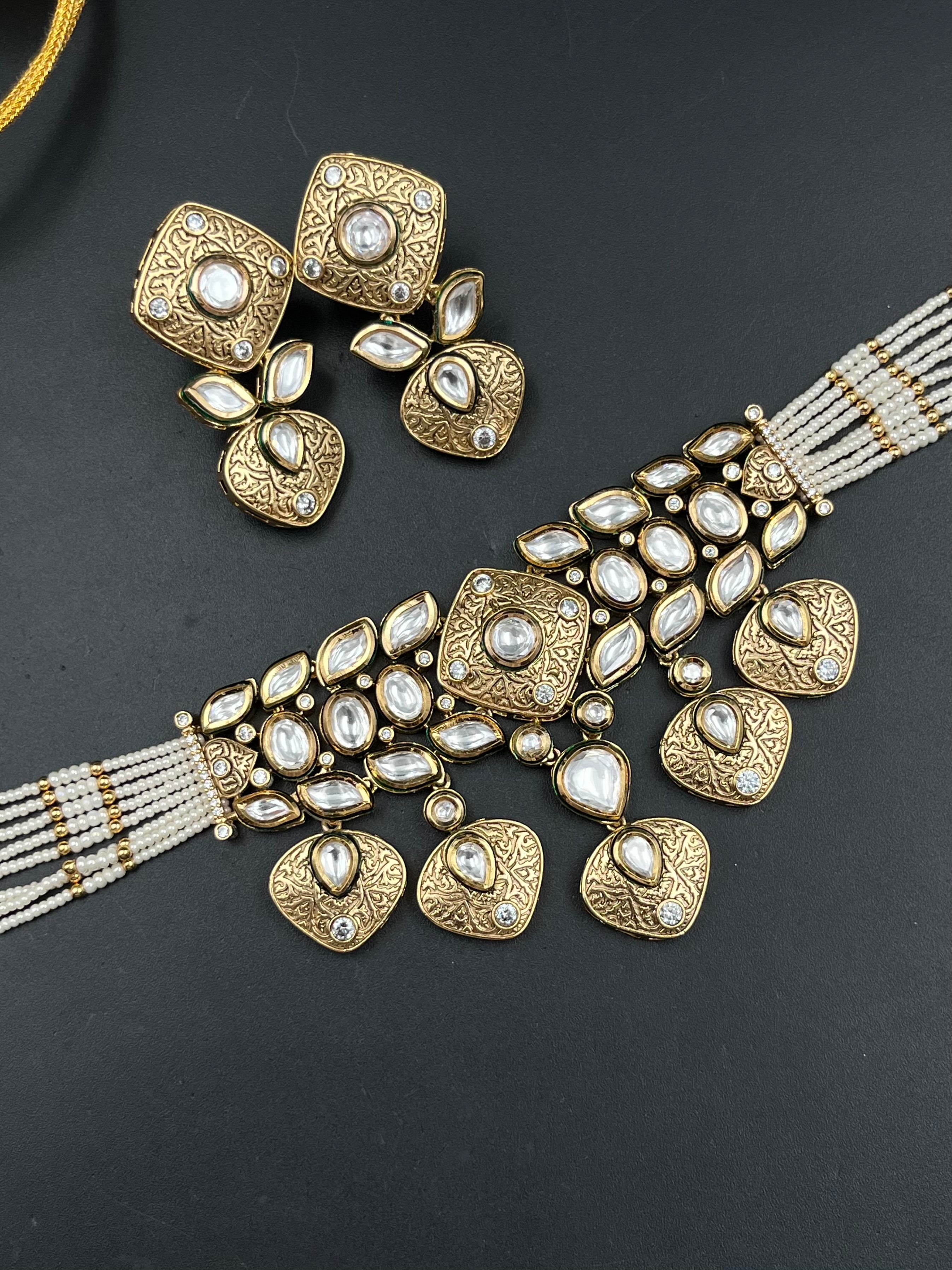 HITA NECKLACE
