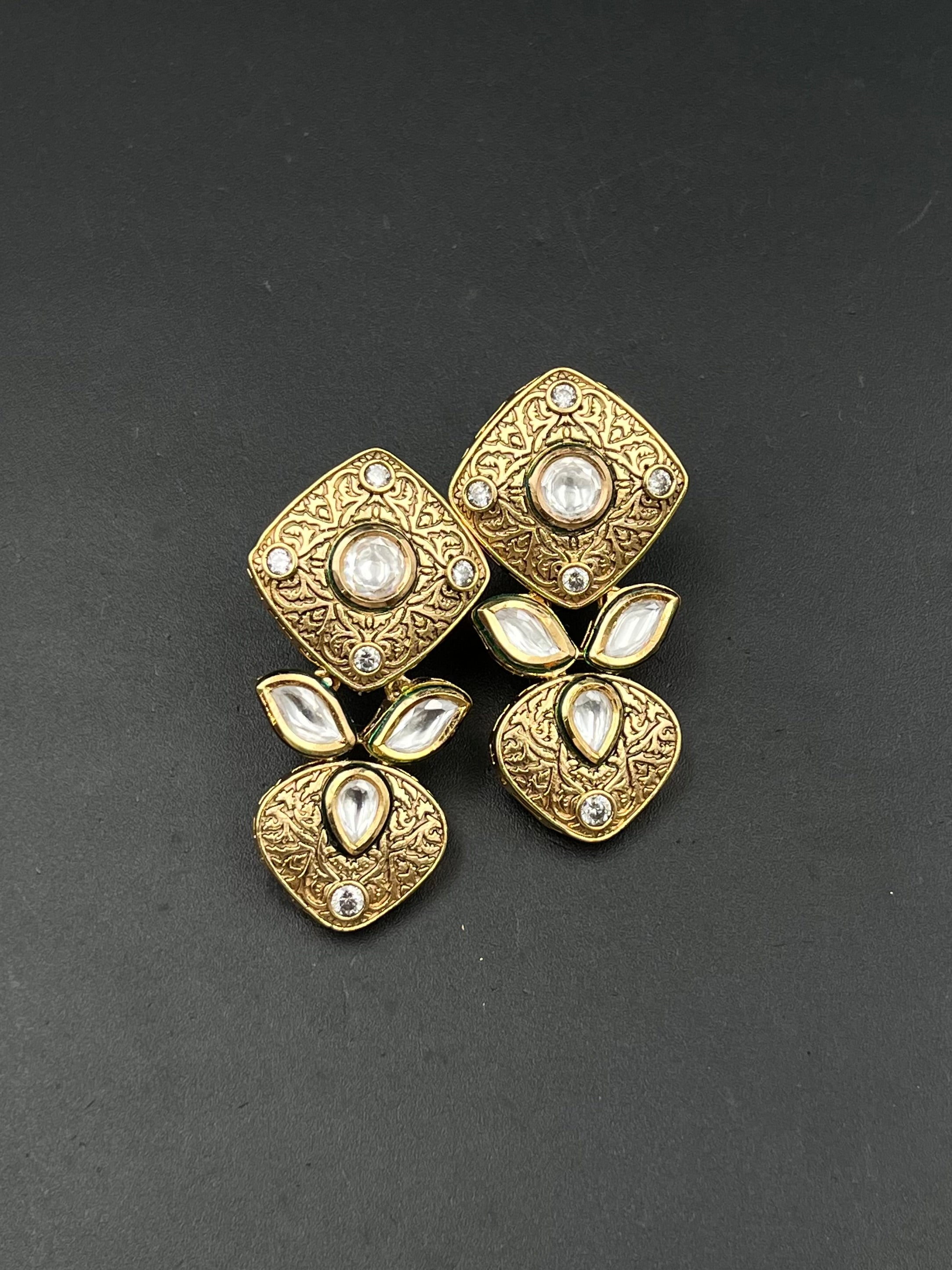 HITA NECKLACE