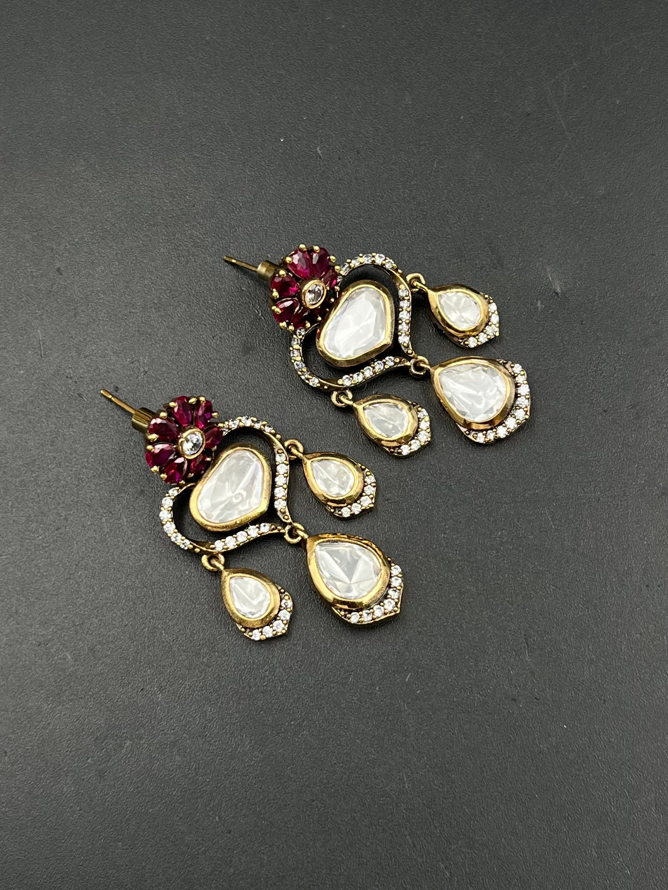 VIYA NECKLACE