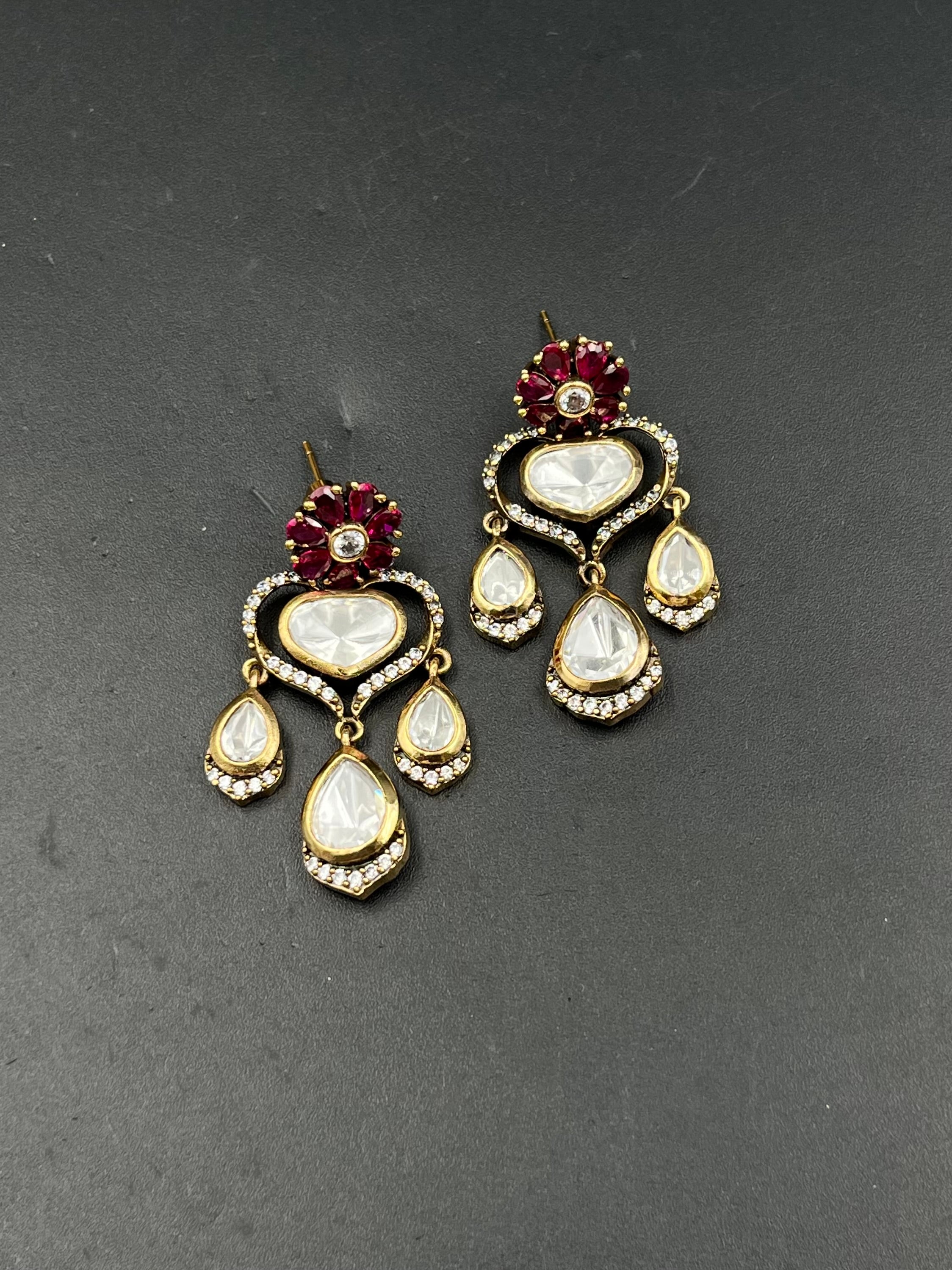 VIYA NECKLACE