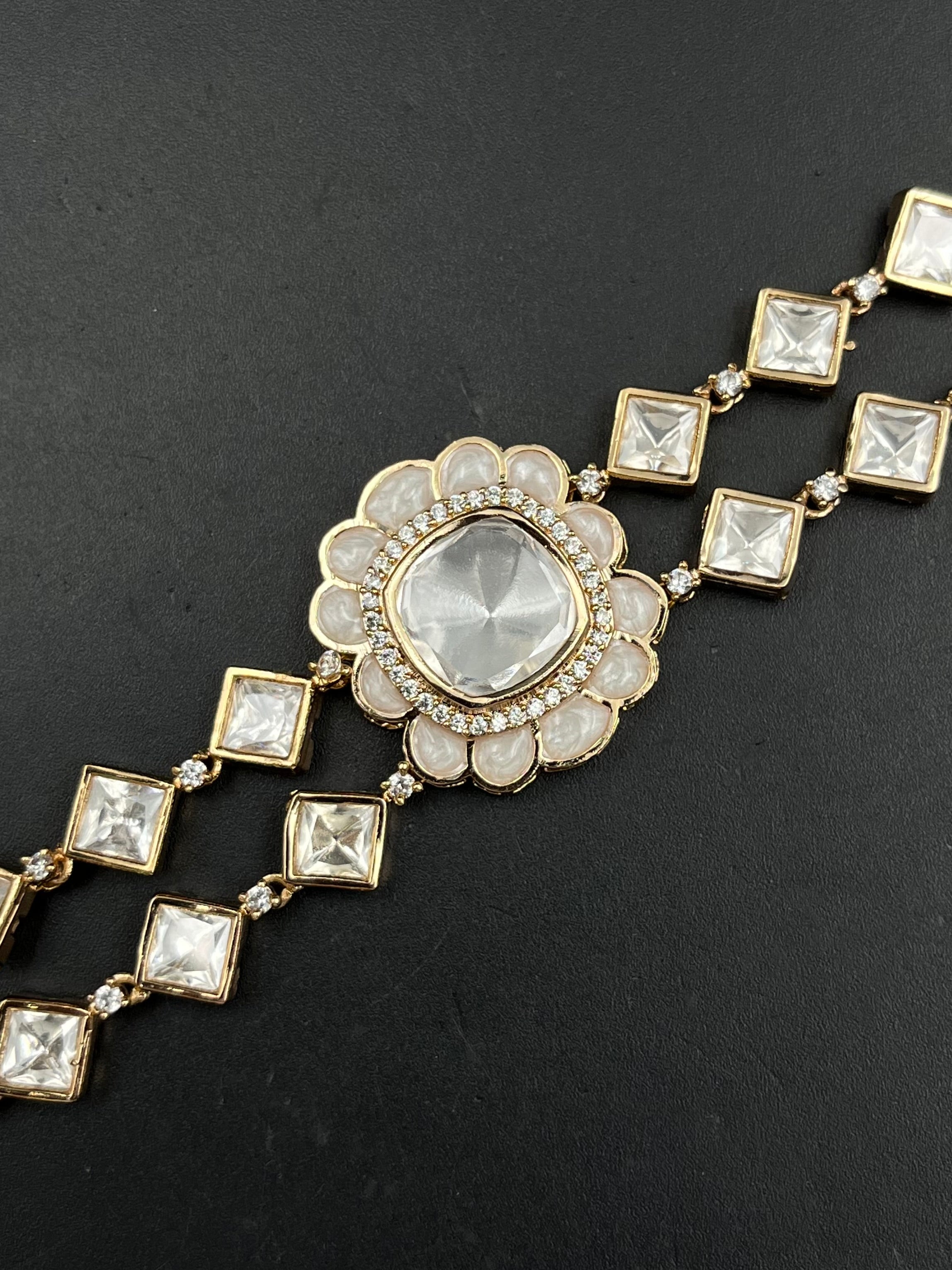 JIYA NECKLACE