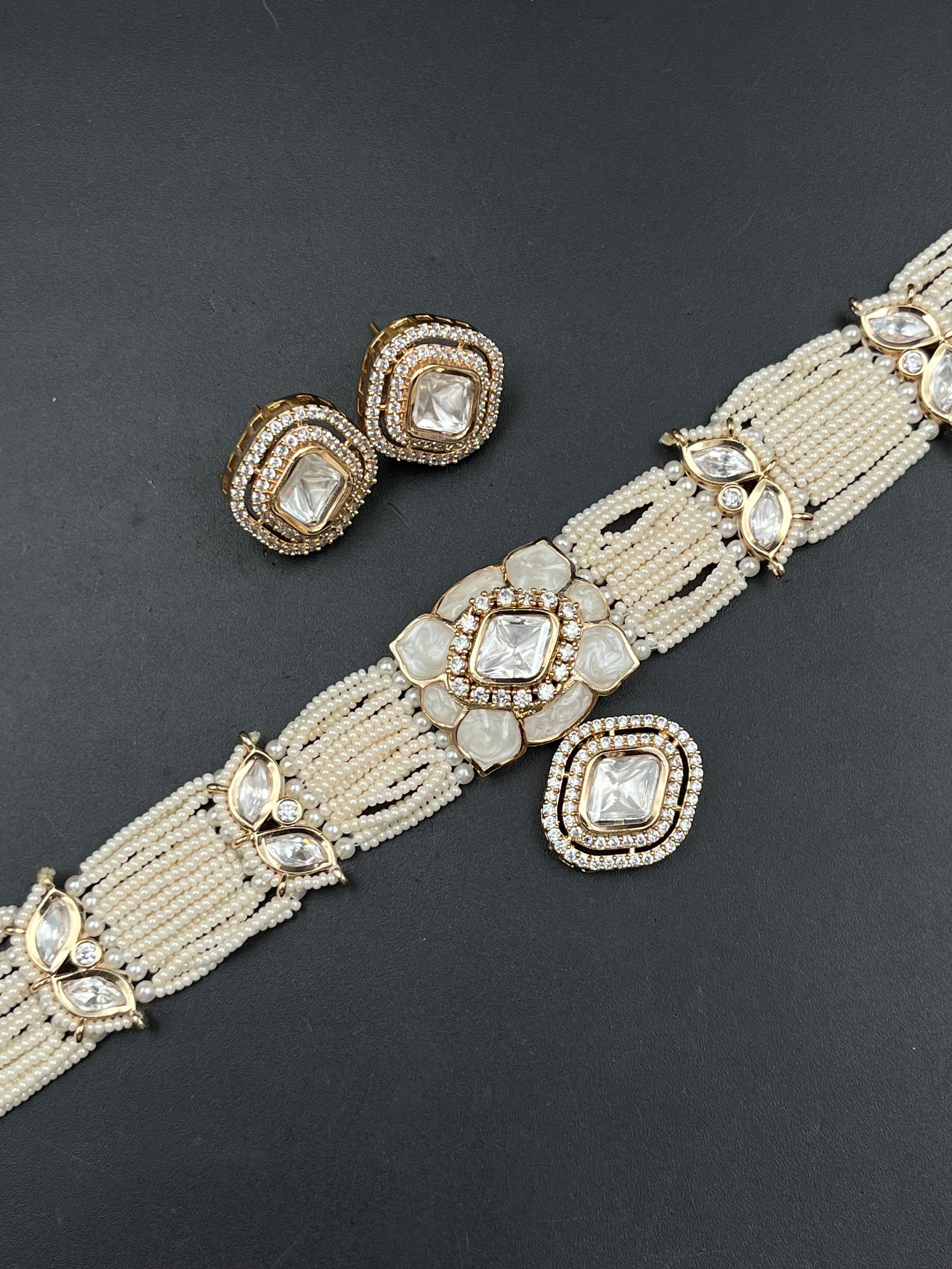 JITA NECKLACE