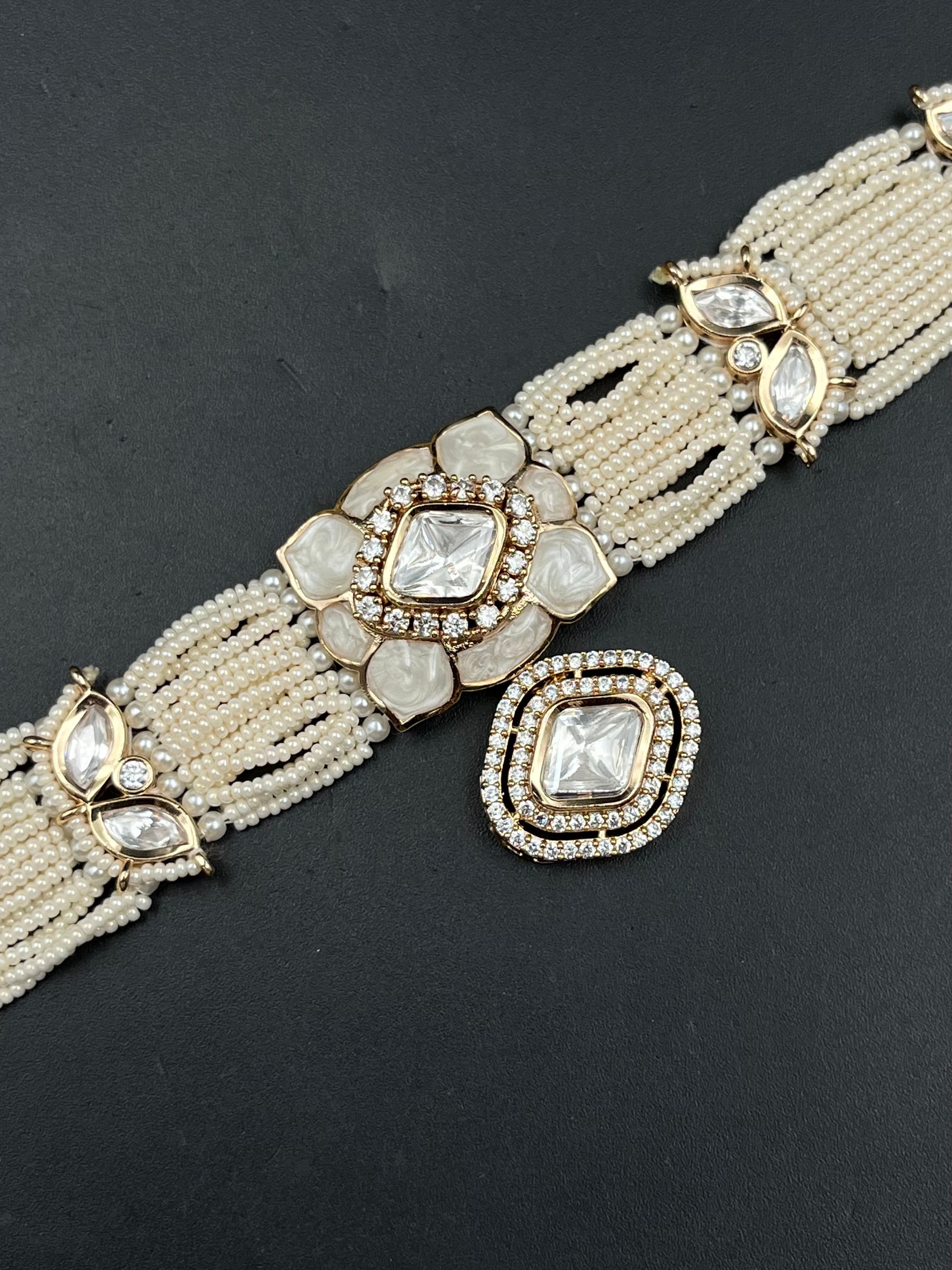 JITA NECKLACE