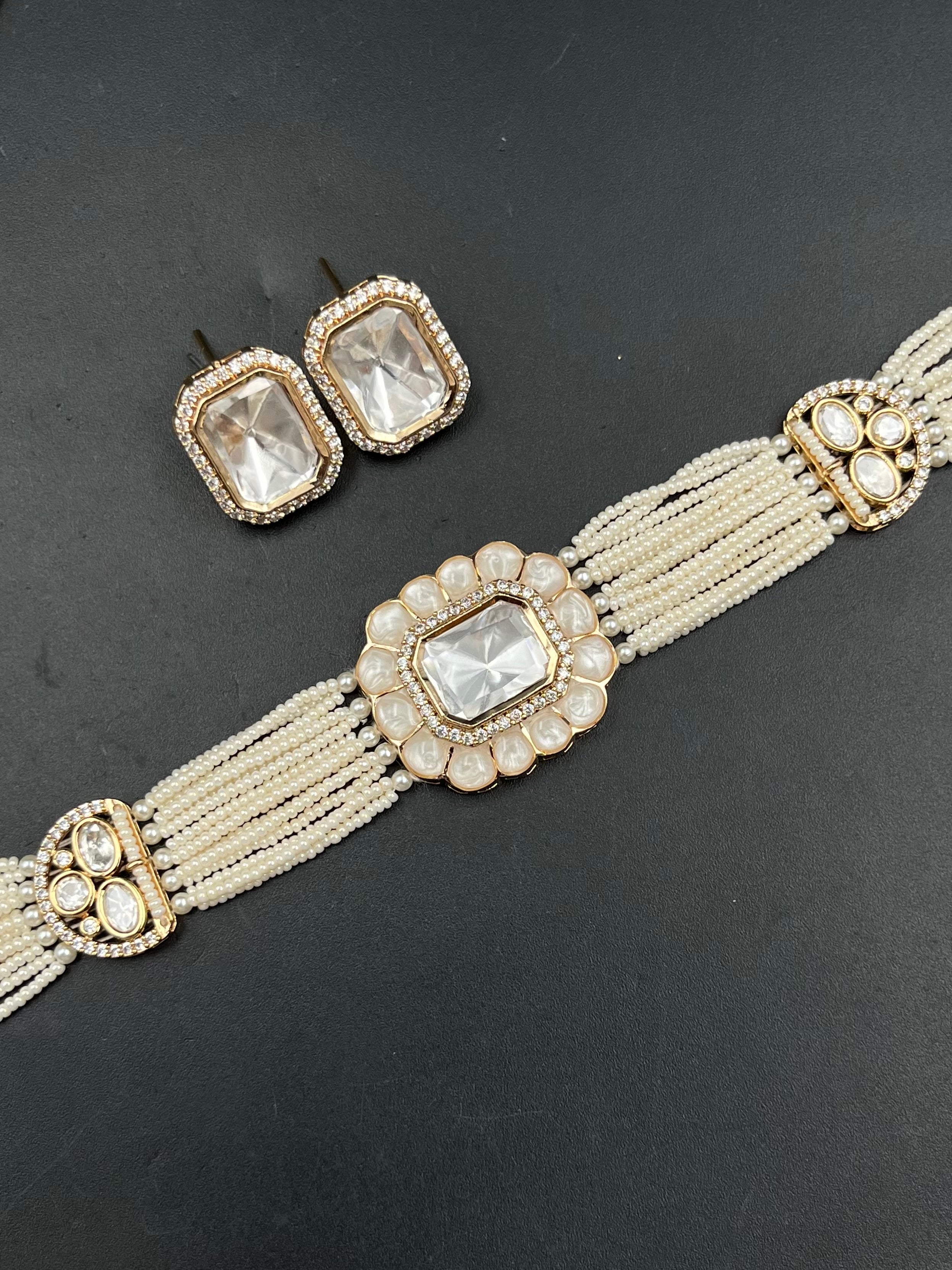 FIYNA NECKLACE