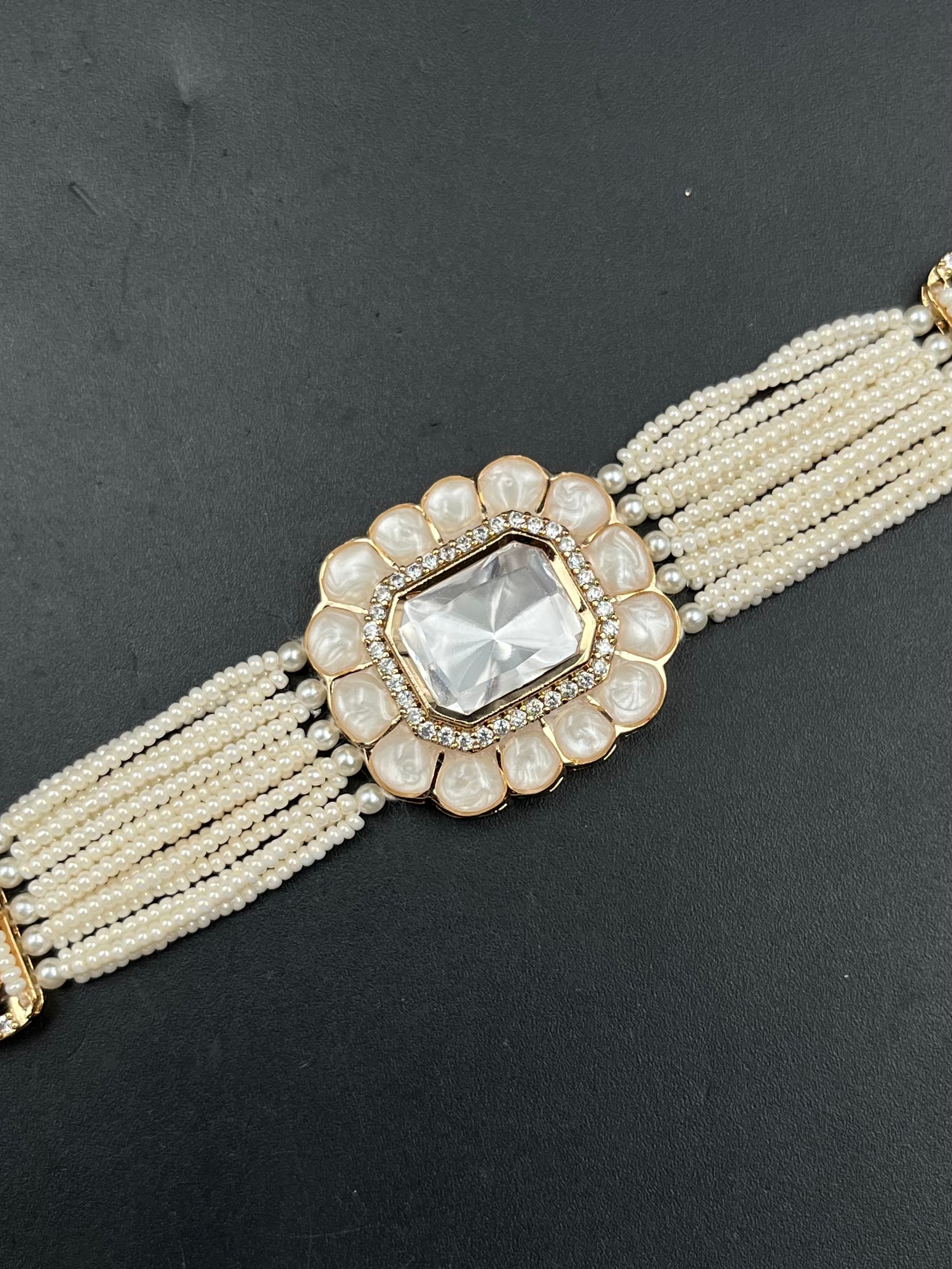 FIYNA NECKLACE