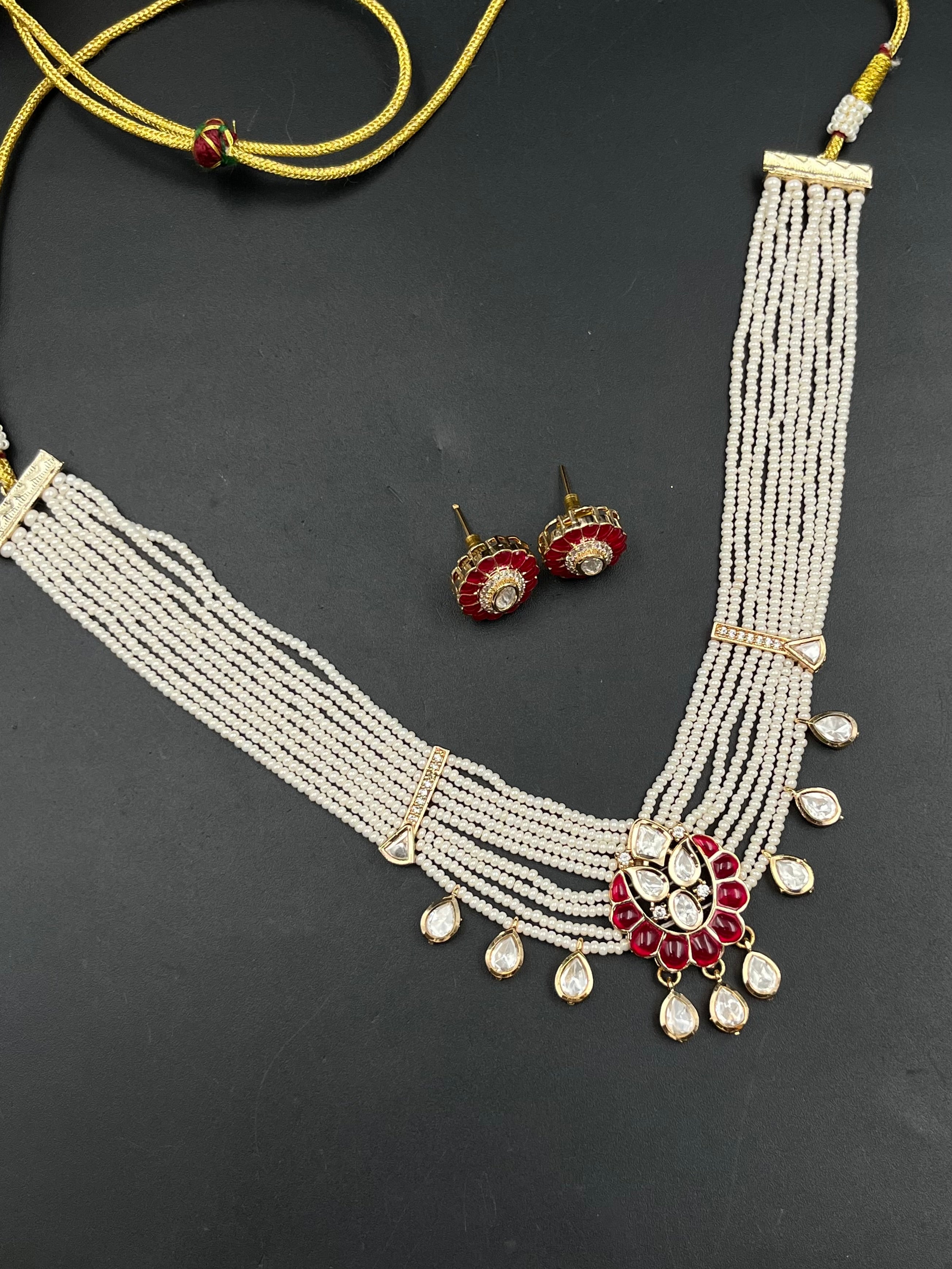 NILO NECKLACE
