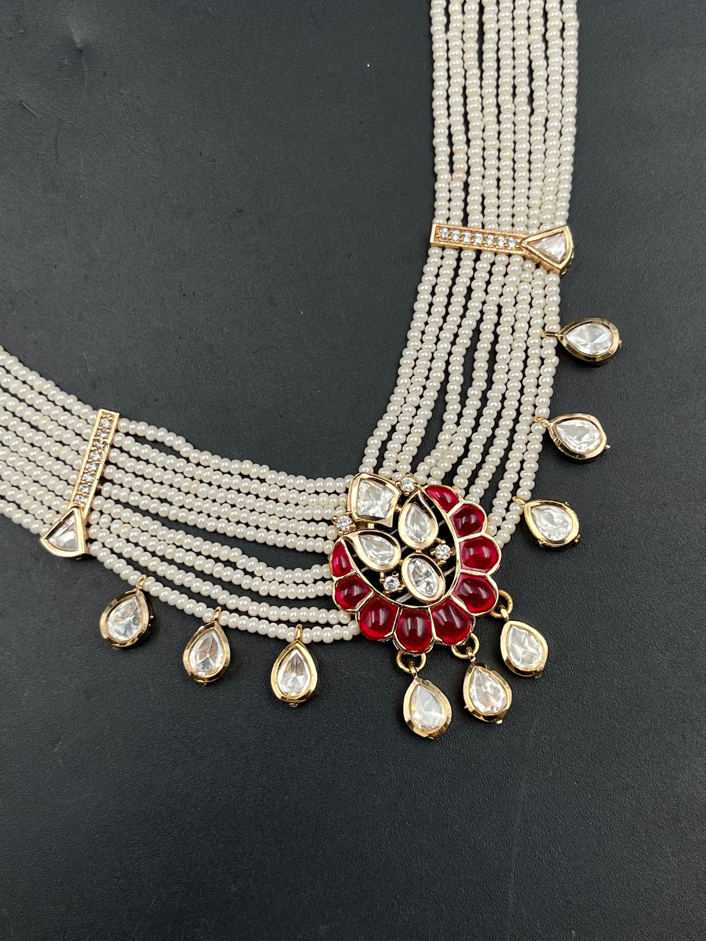 NILO NECKLACE