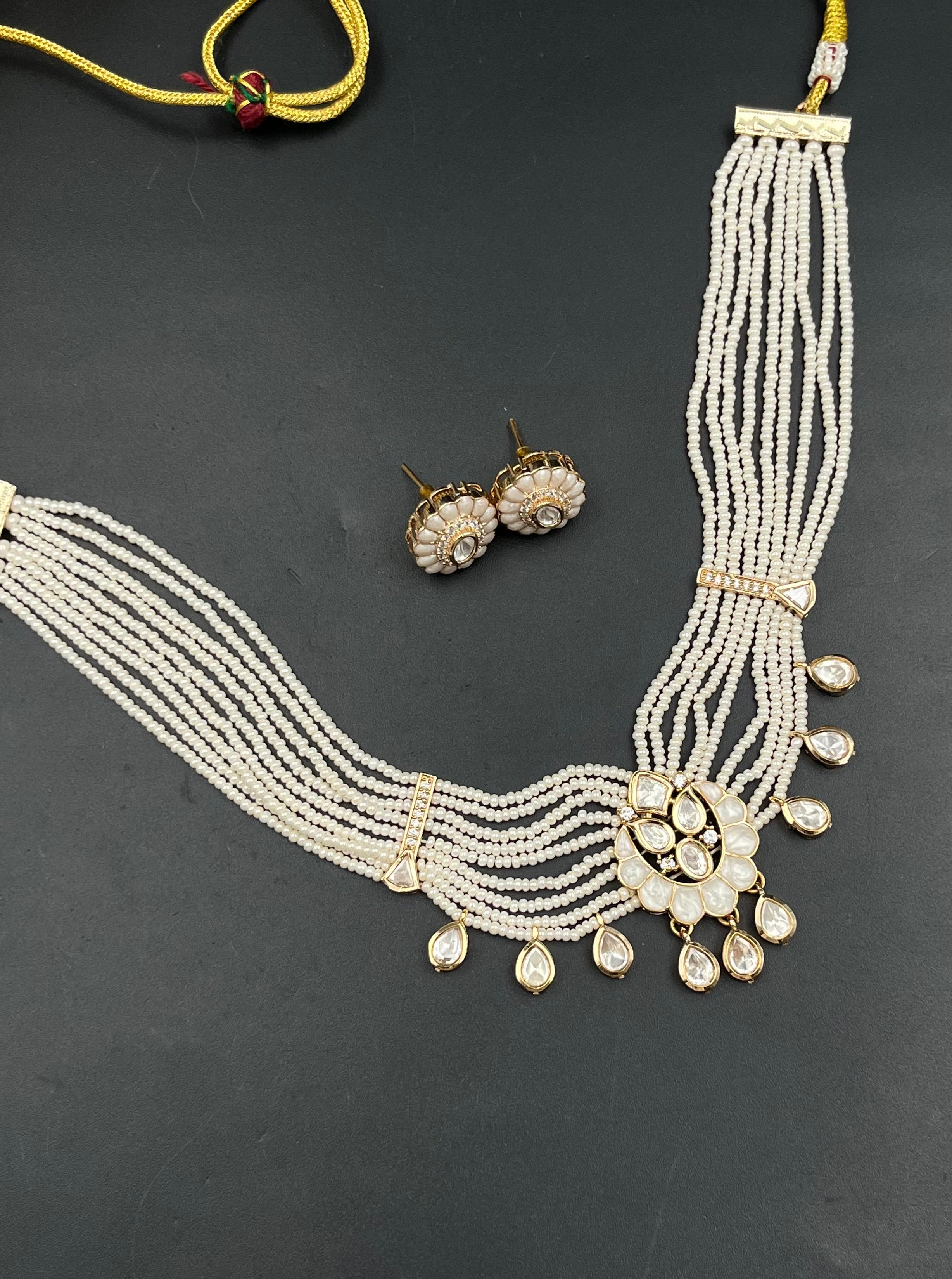 NILO NECKLACE