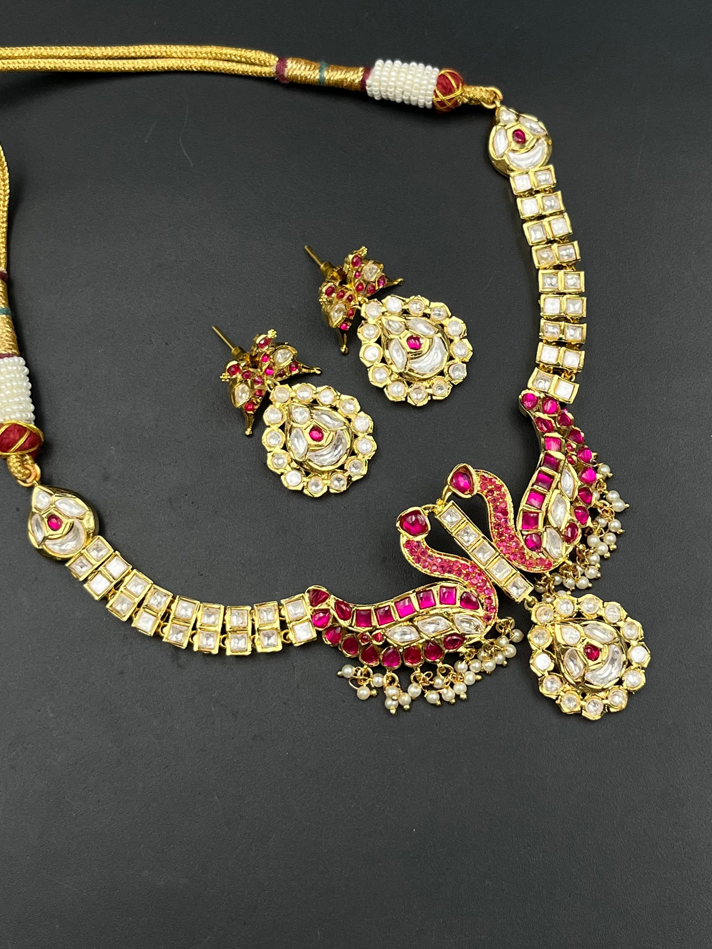 SHIHNA NECKLACE