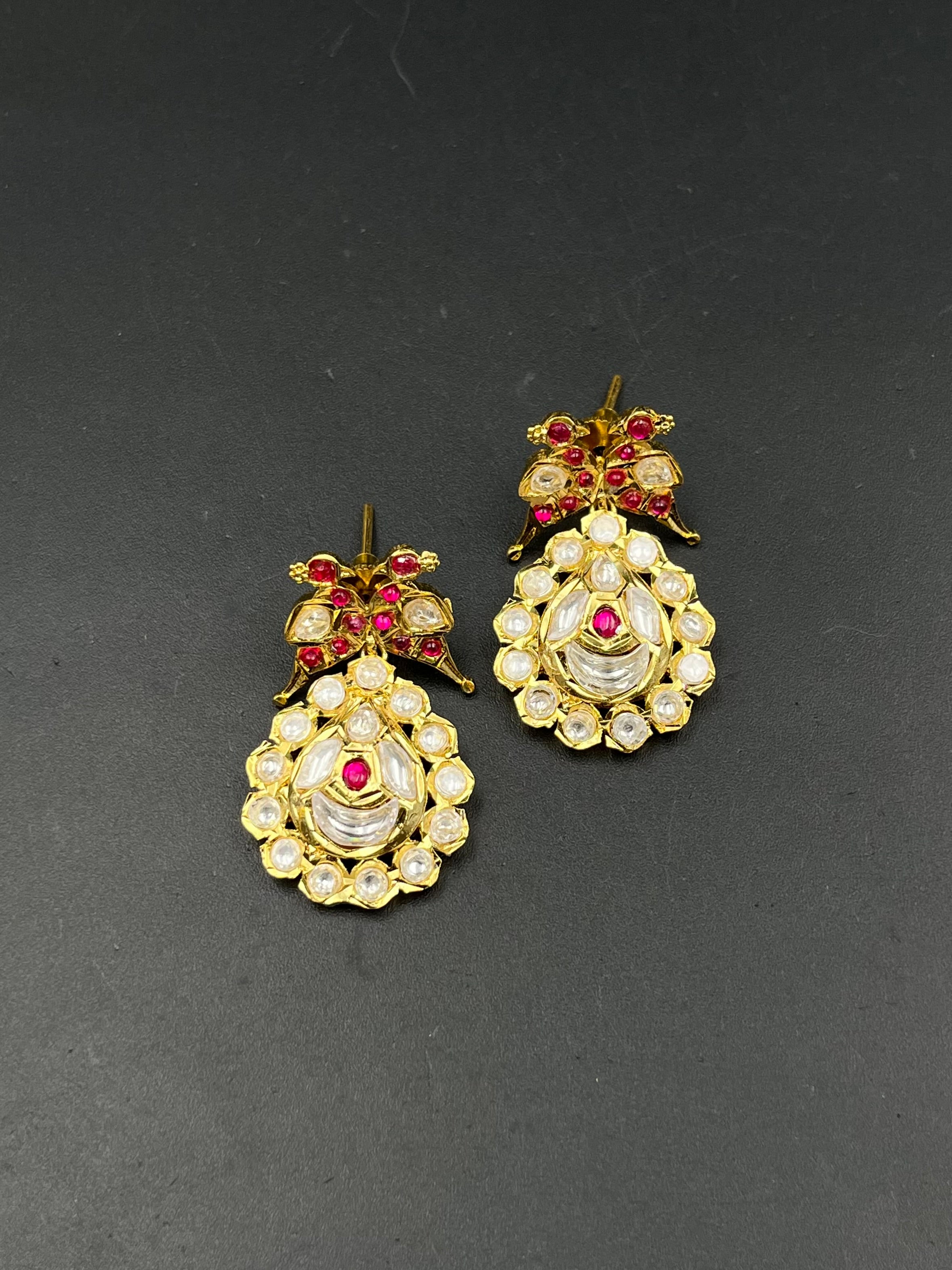 SHIHNA NECKLACE