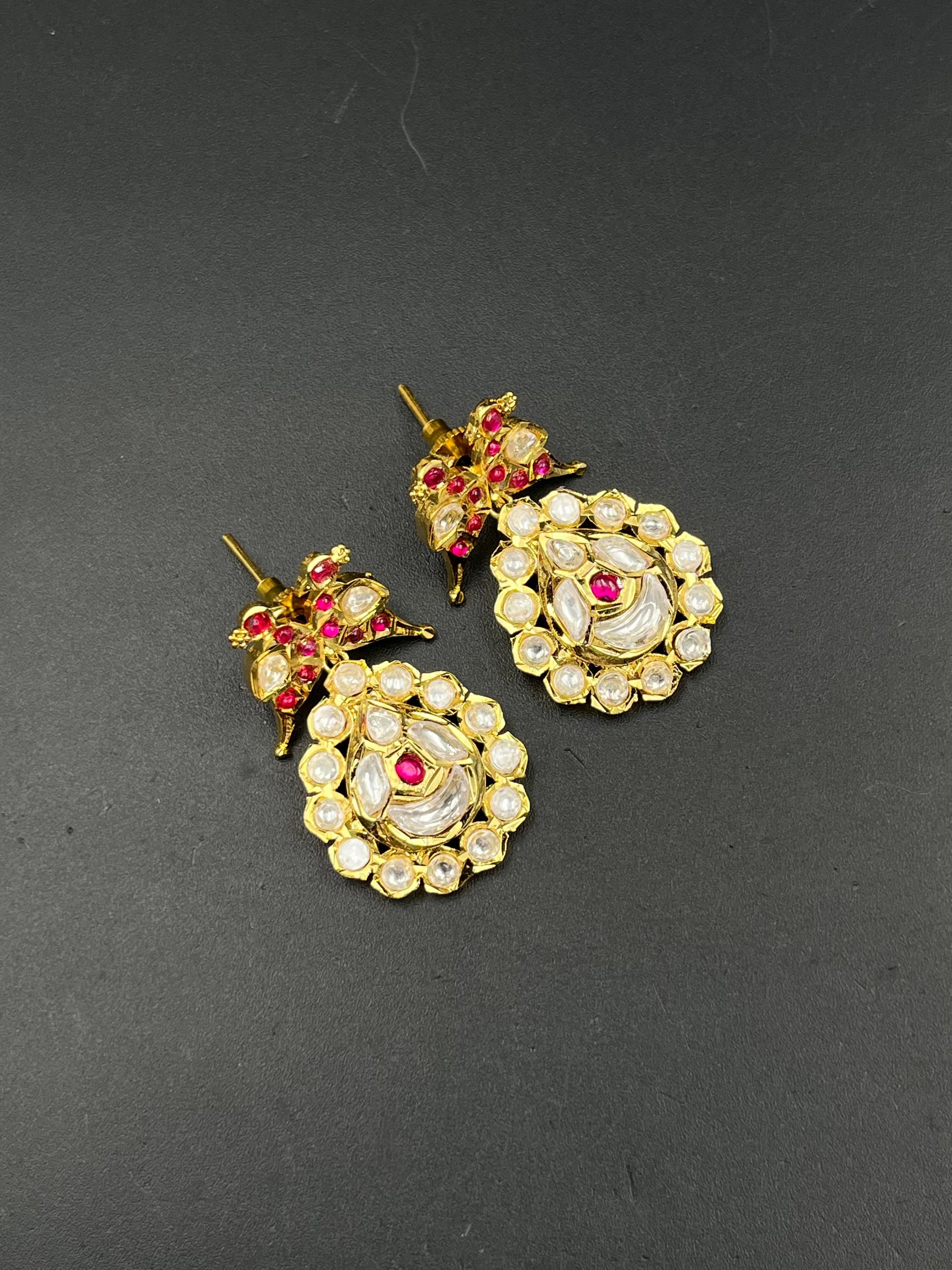 SHIHNA NECKLACE