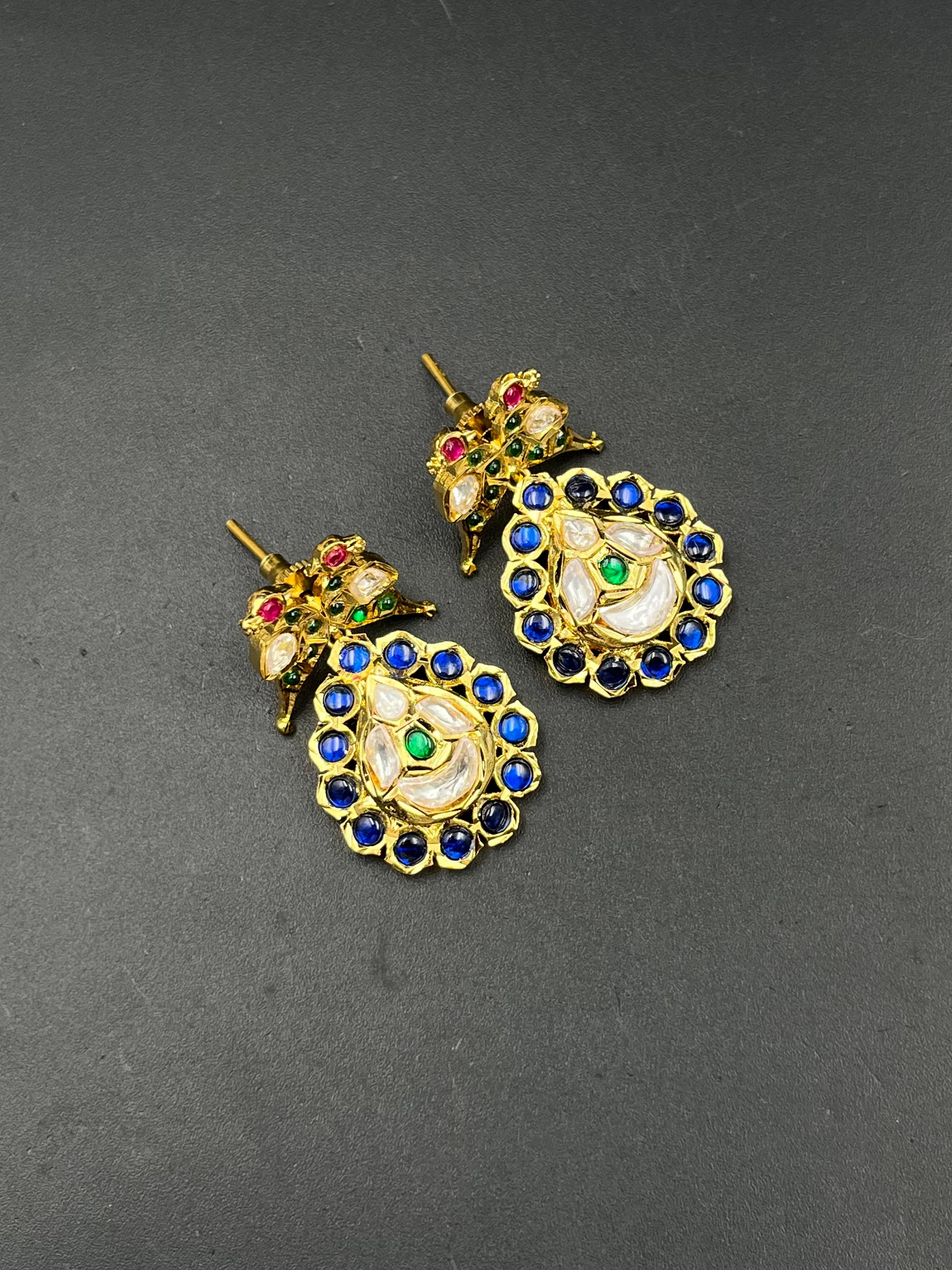 SHIHNA NECKLACE